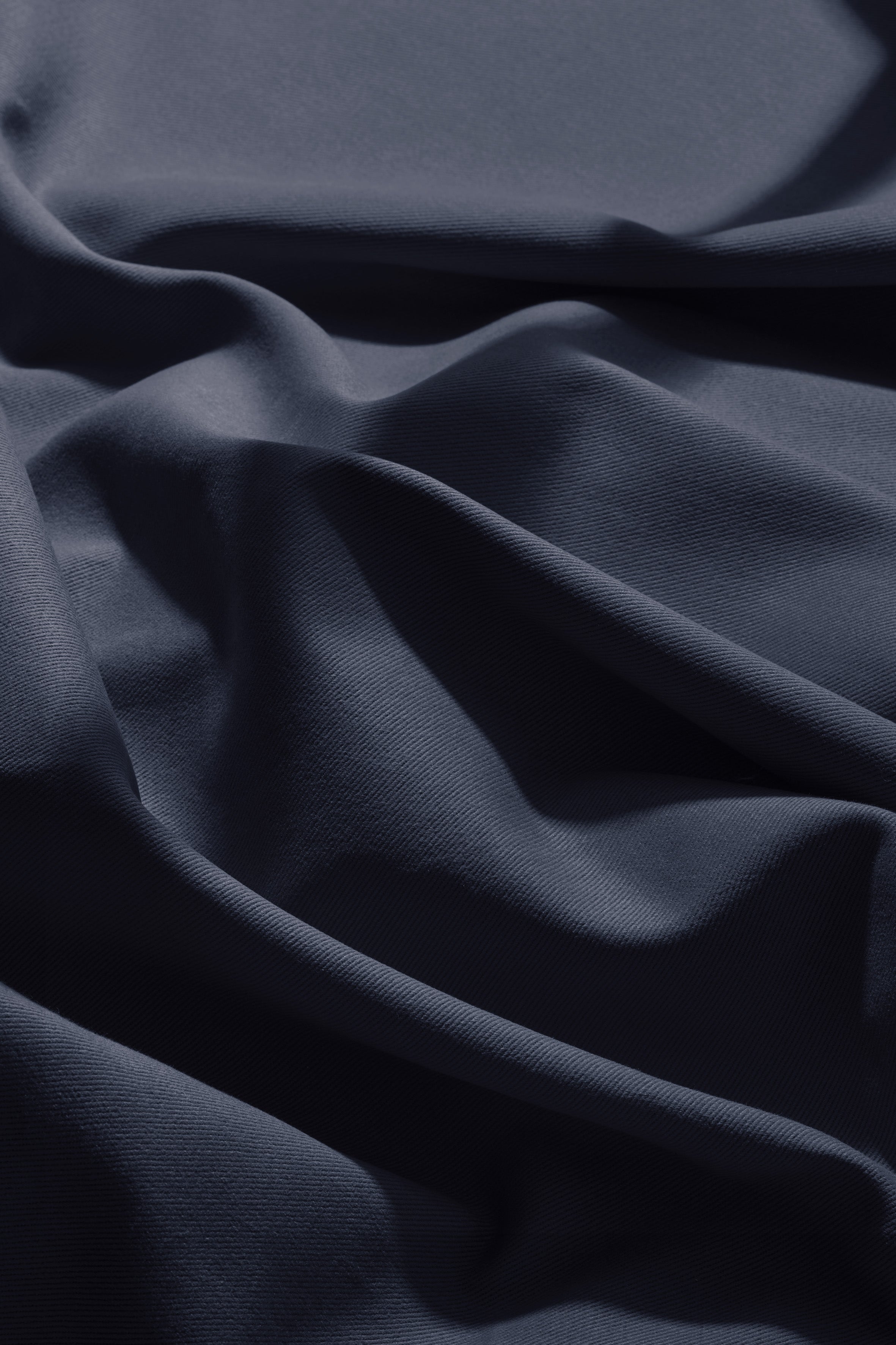 atelier-brunette-gabardine-de-coton-tissu-deep-charcoal image 2
