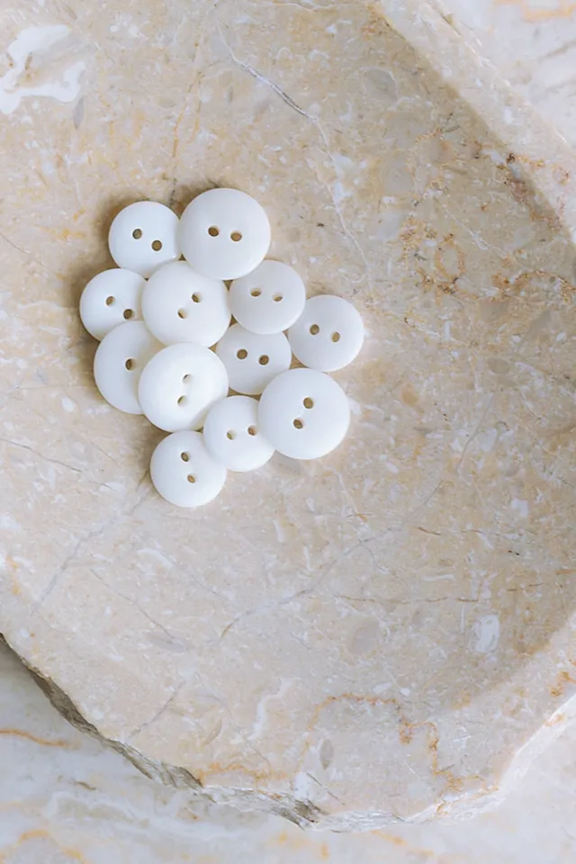 atelier-brunette-boutons-viny-optic-white-corozo-france image 1
