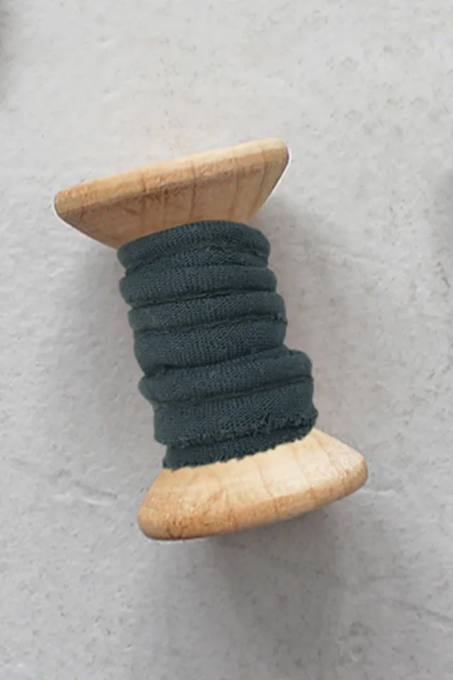 atelier-brunette-passepoil-dobby-smokey-1cm-viscose-plumetis image 1