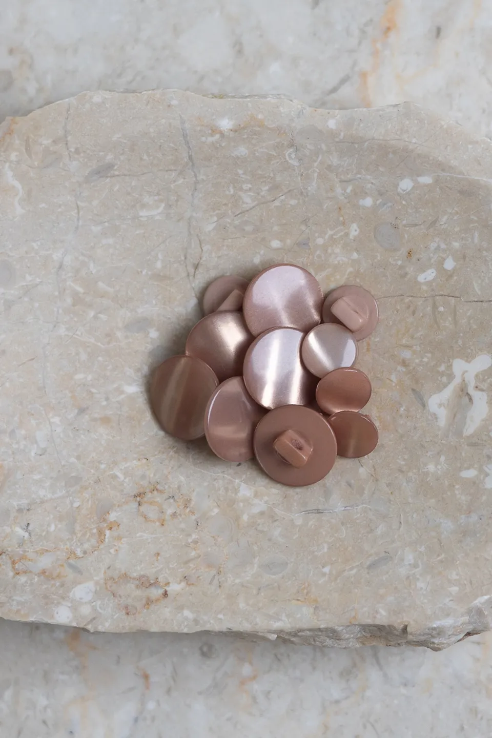 atelier-brunette-boutons-swing-maple-sandy-sand image 1