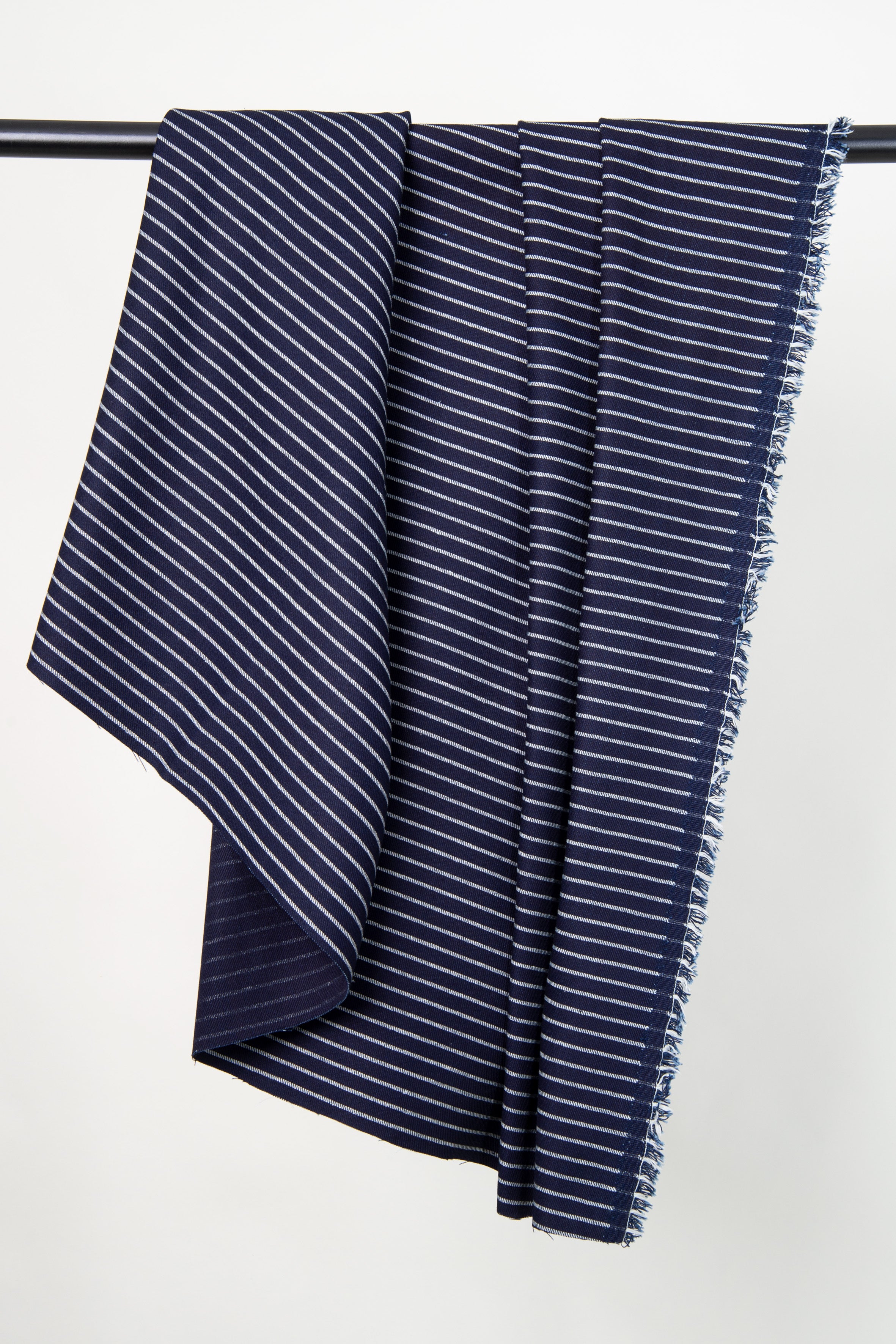 atelier-brunette-coupons-denim-stripes-indigo-tissu-denim-rayures-en-s-rie-limit image 1