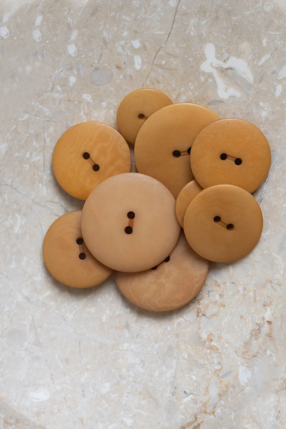 atelier-brunette-boutons-palm-ochre-mercerie-corozo image 1