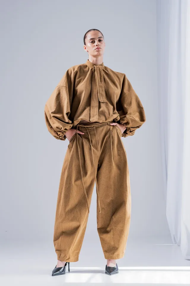 fibre-mood-kiva-pantalon-patron-de-couture-pantalon-plis-taille-32-60 image 1