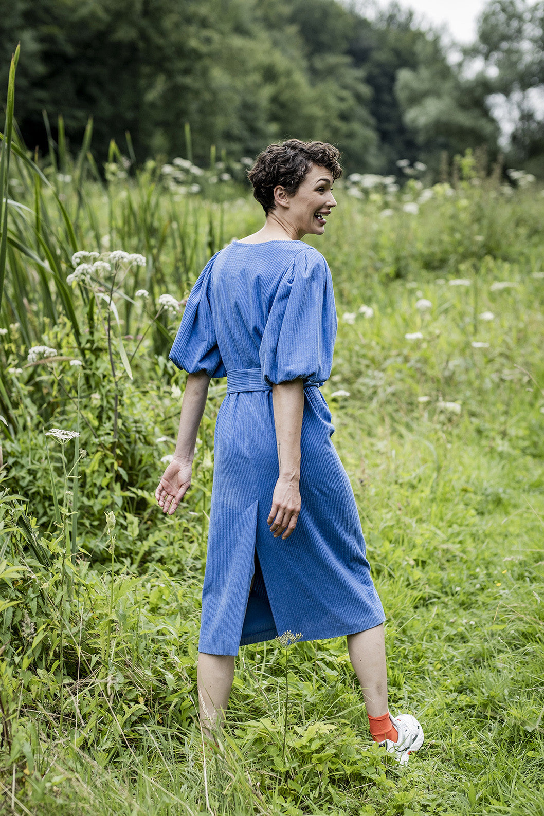 fibre-mood-doris-robe-patron-de-couture-robe-droite-manches-ballon-doubles image 5