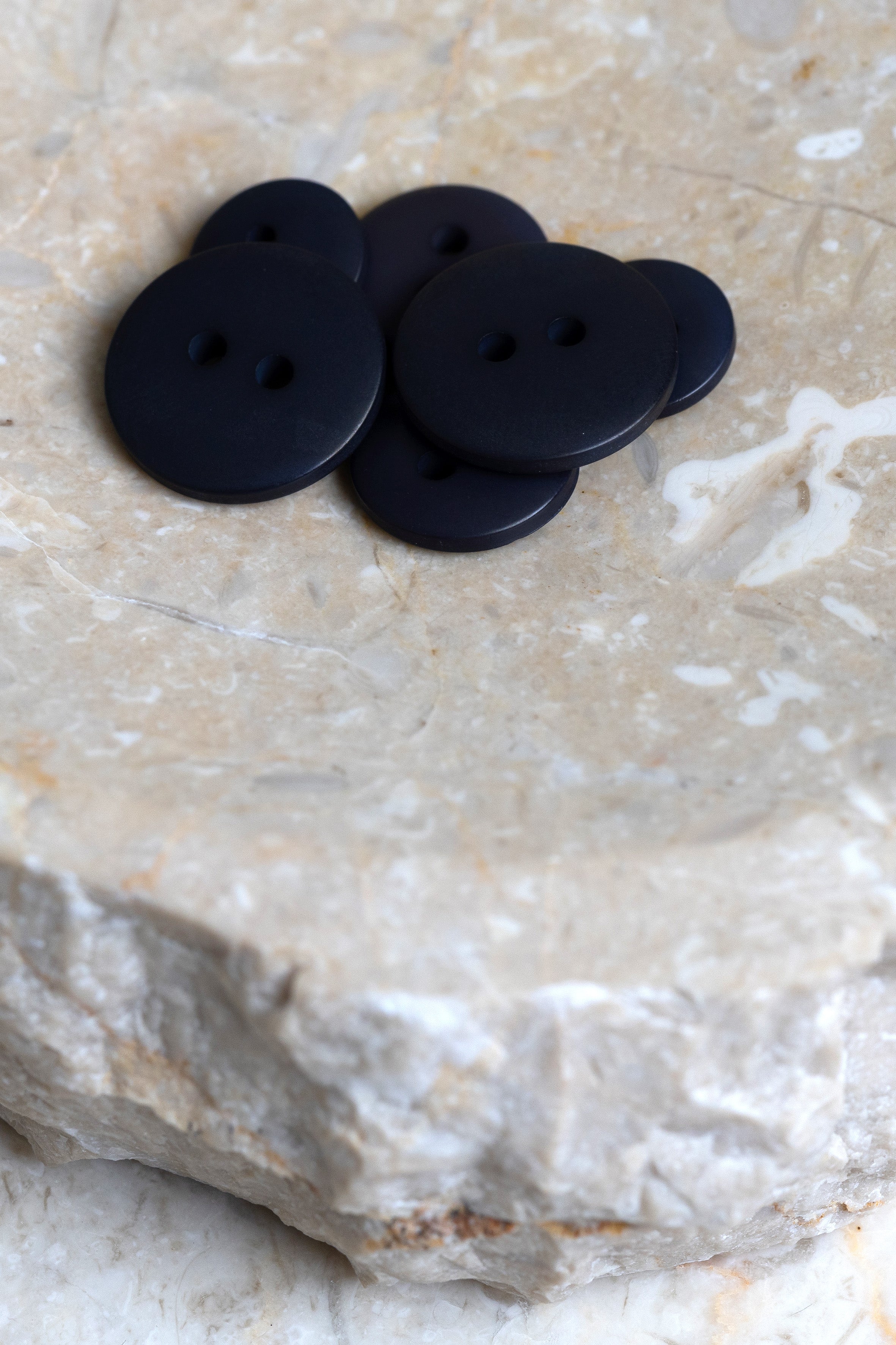 atelier-brunette-boutons-classic-matte-night-deep-charcoal image 3