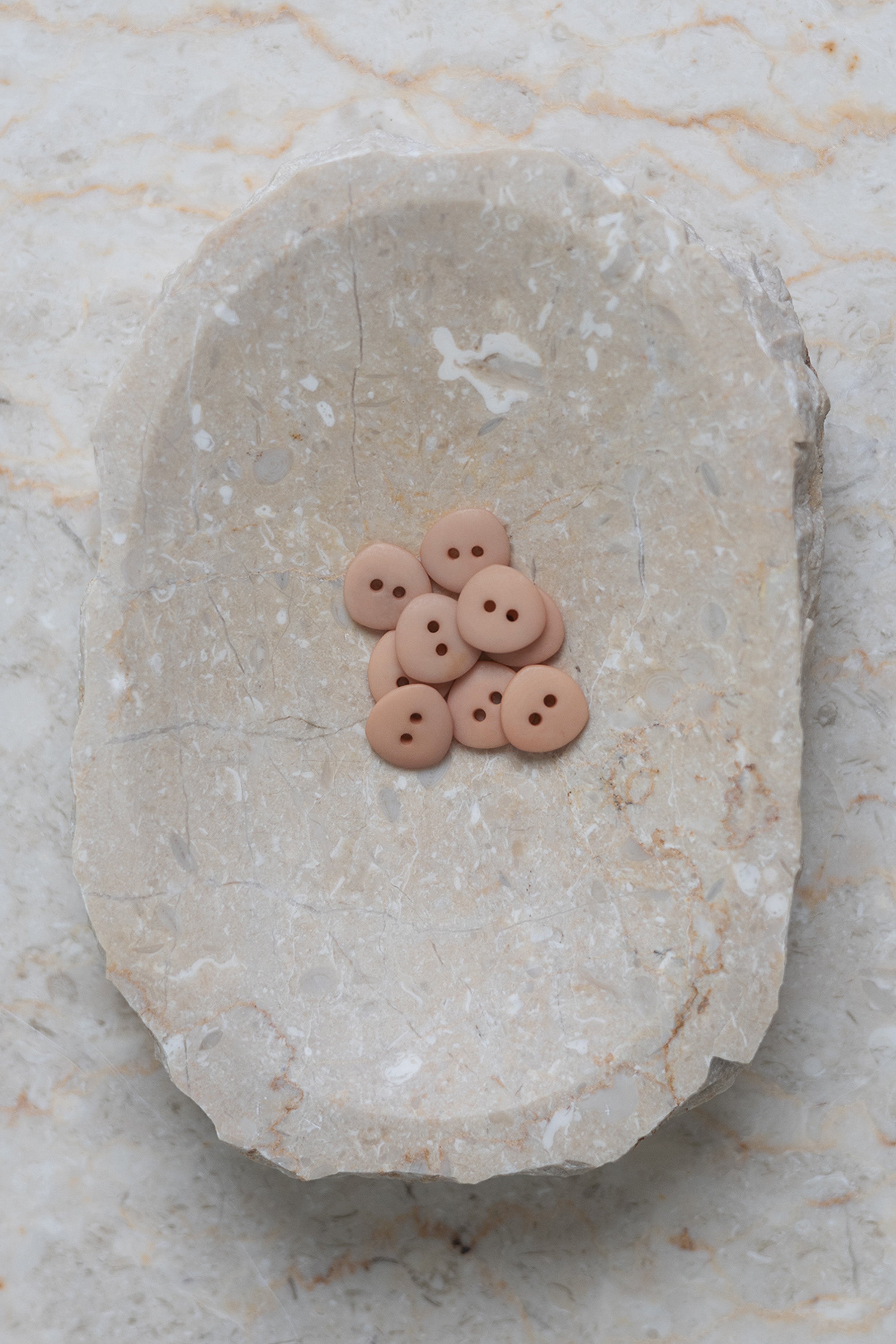 atelier-brunette-boutons-jaipur-maple-sandy-sand image 2