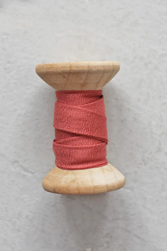 atelier-brunette-biais-cr-pe-viscose-terracotta-1-cm-au-m-tre image 1