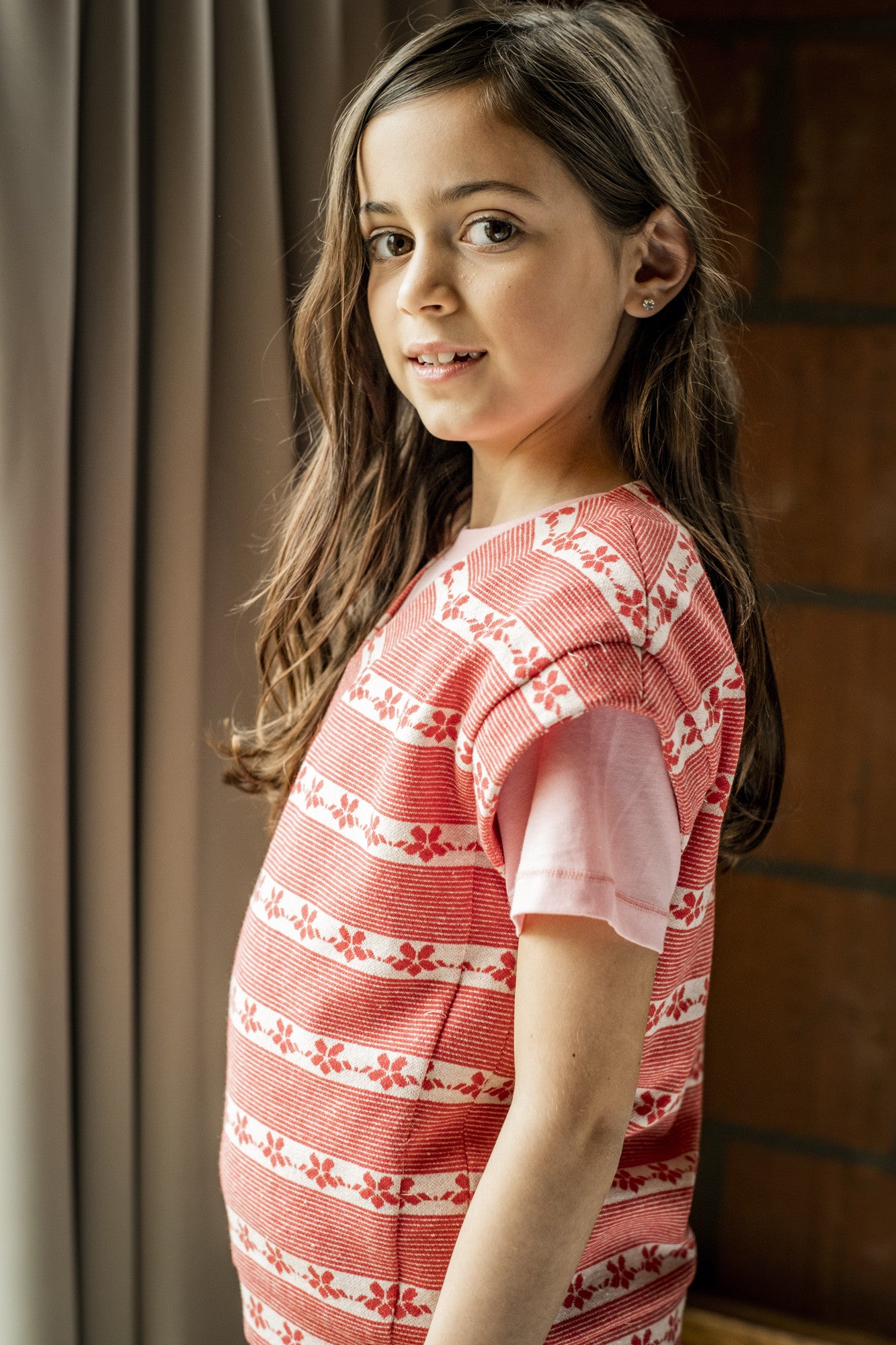 fibre-mood-jules-pull-patron-de-couture-enfant-2-14-ans-pull-et-d-bardeur-encolu image 6