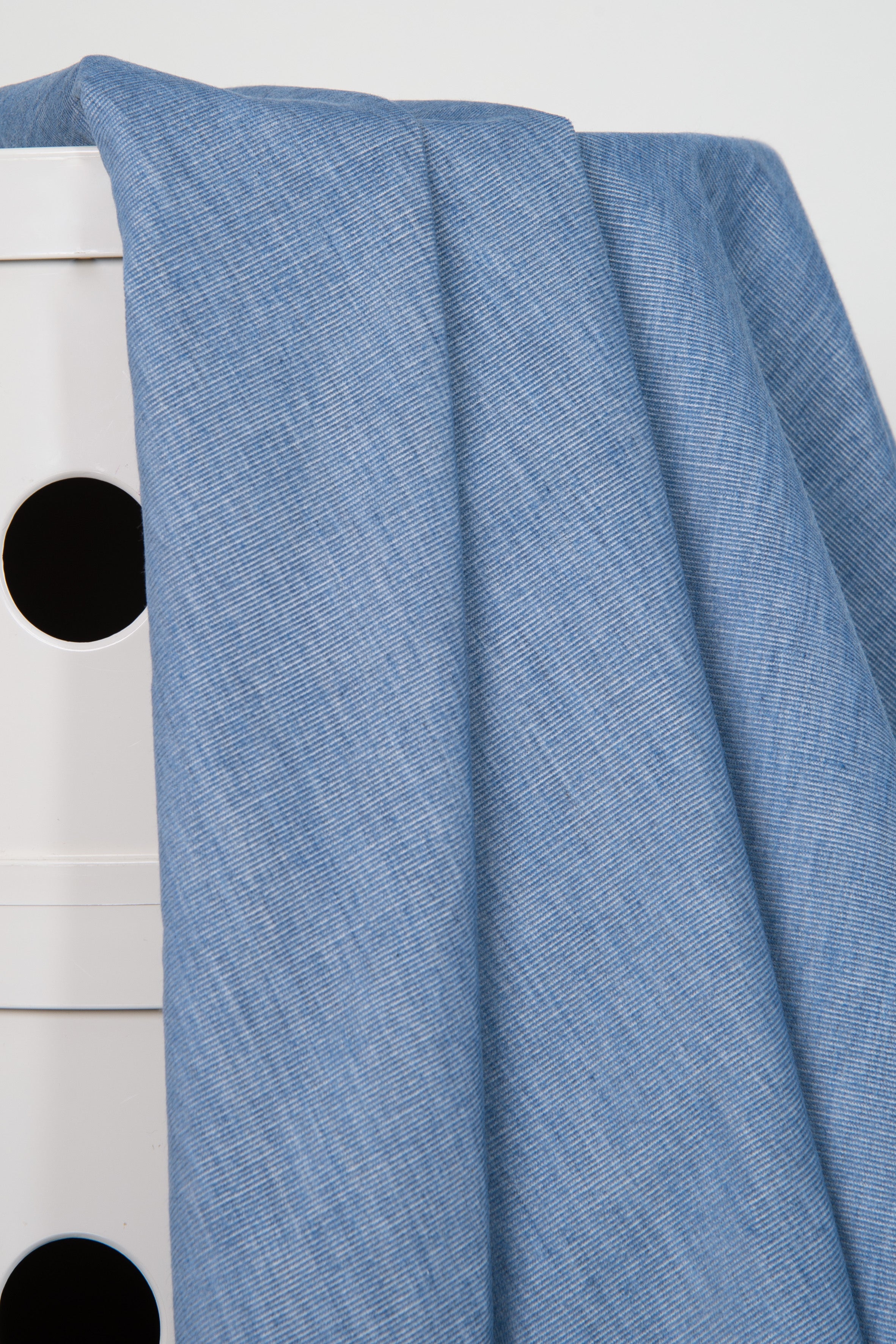 atelier-brunette-tissu-velours-tiss-light-blue image 2