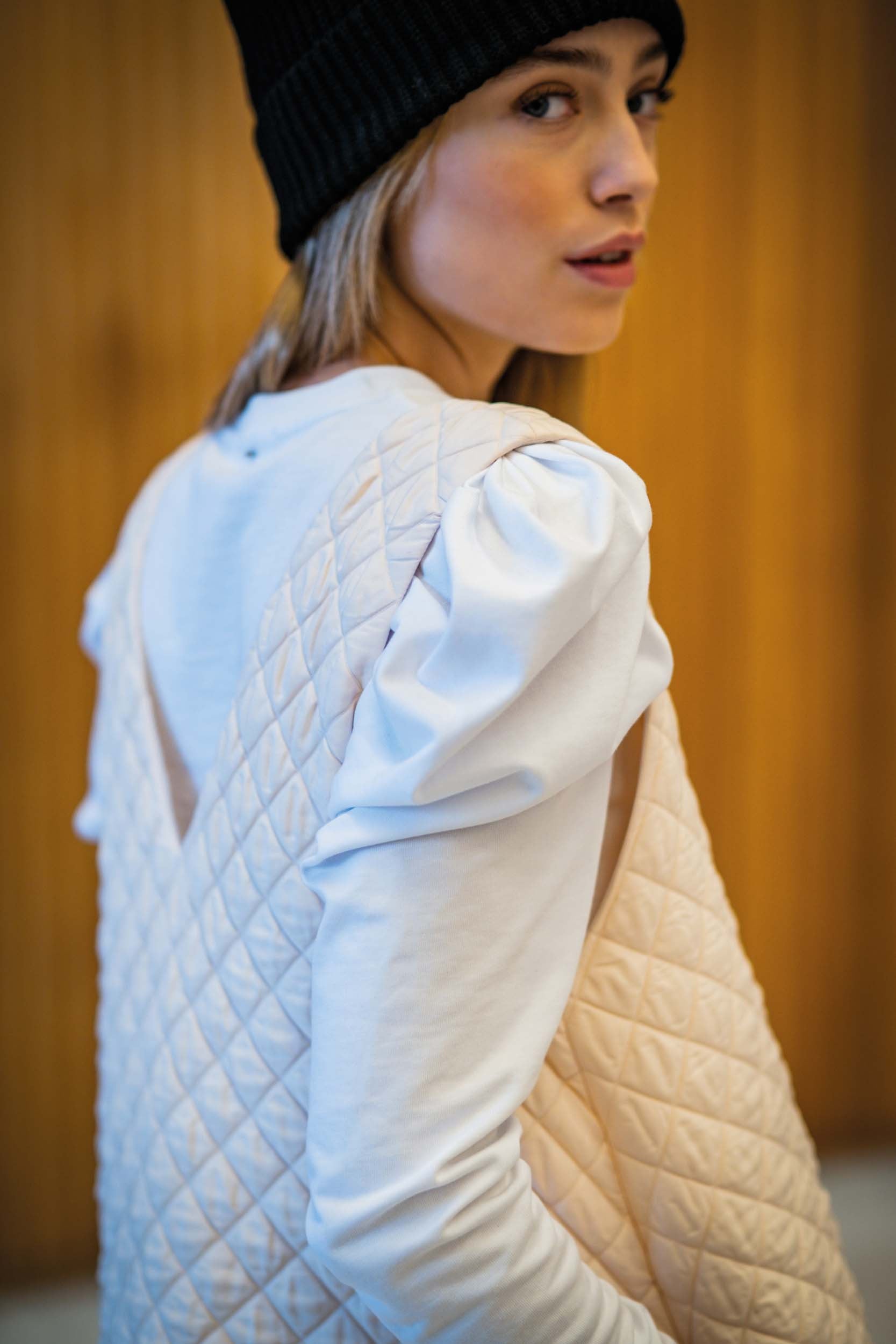 fibre-mood-kaya-robe-patron-de-couture-robe-vas-e-col-v-doubl-e-avec-poches-32-6 image 2