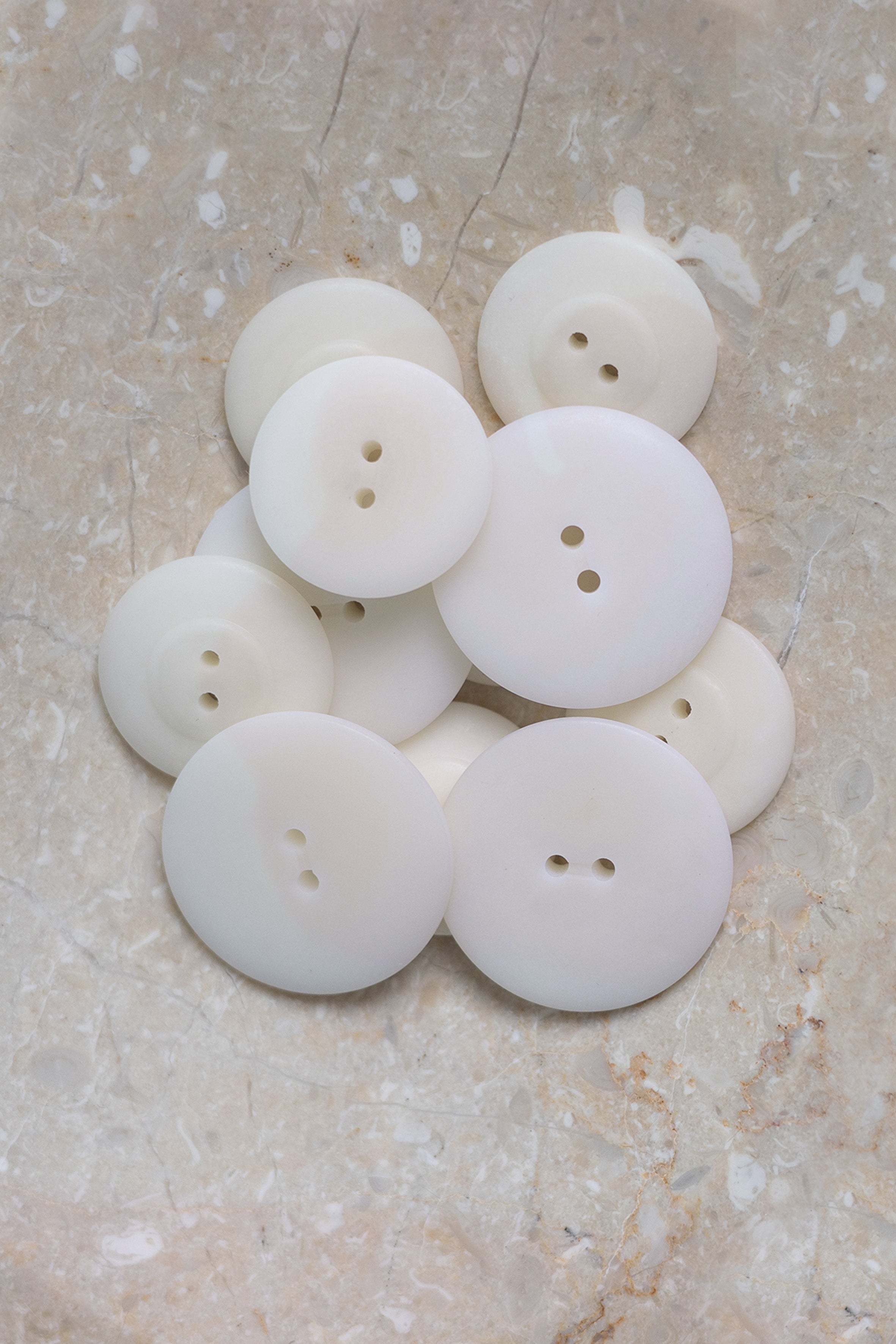 atelier-brunette-boutons-palm-off-white-bouton-corozo image 1