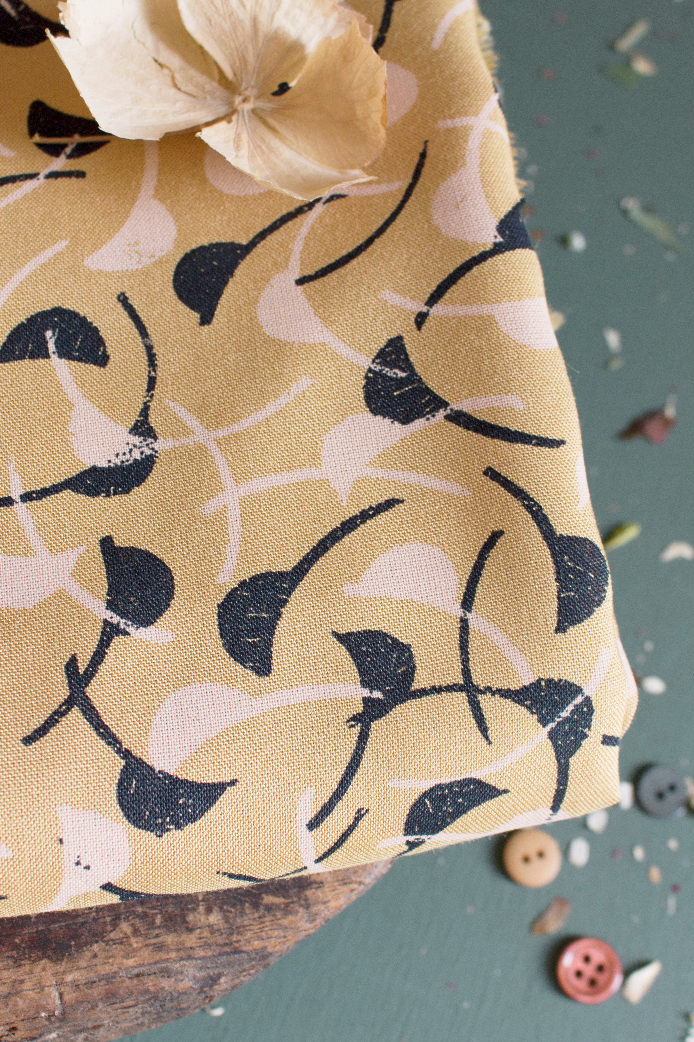 atelier-brunette-coupon-windy-mustard-tissu-s-rie-limit-e image 1