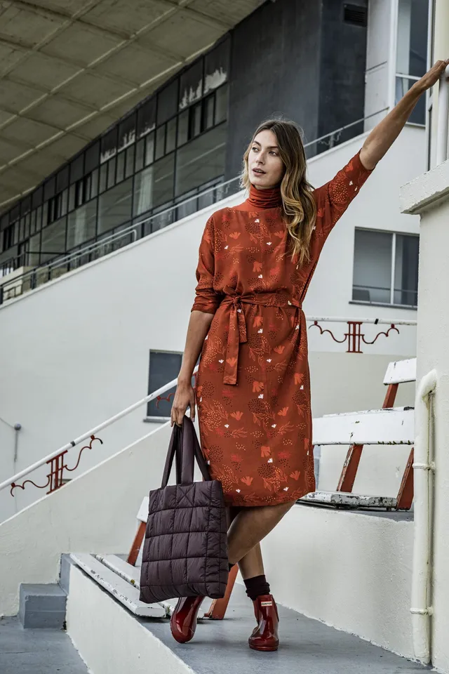 fibre-mood-nanou-robe-patron-de-couture-robe-droite-encolure-bateau-tailles-xs-x image 1