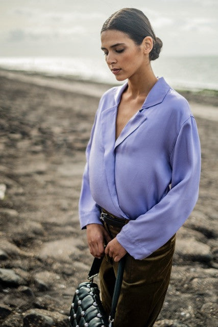 fibre-mood-risa-blouse-patron-de-couture-enveloppant-col-et-revers-tailles-xs-xx image 4