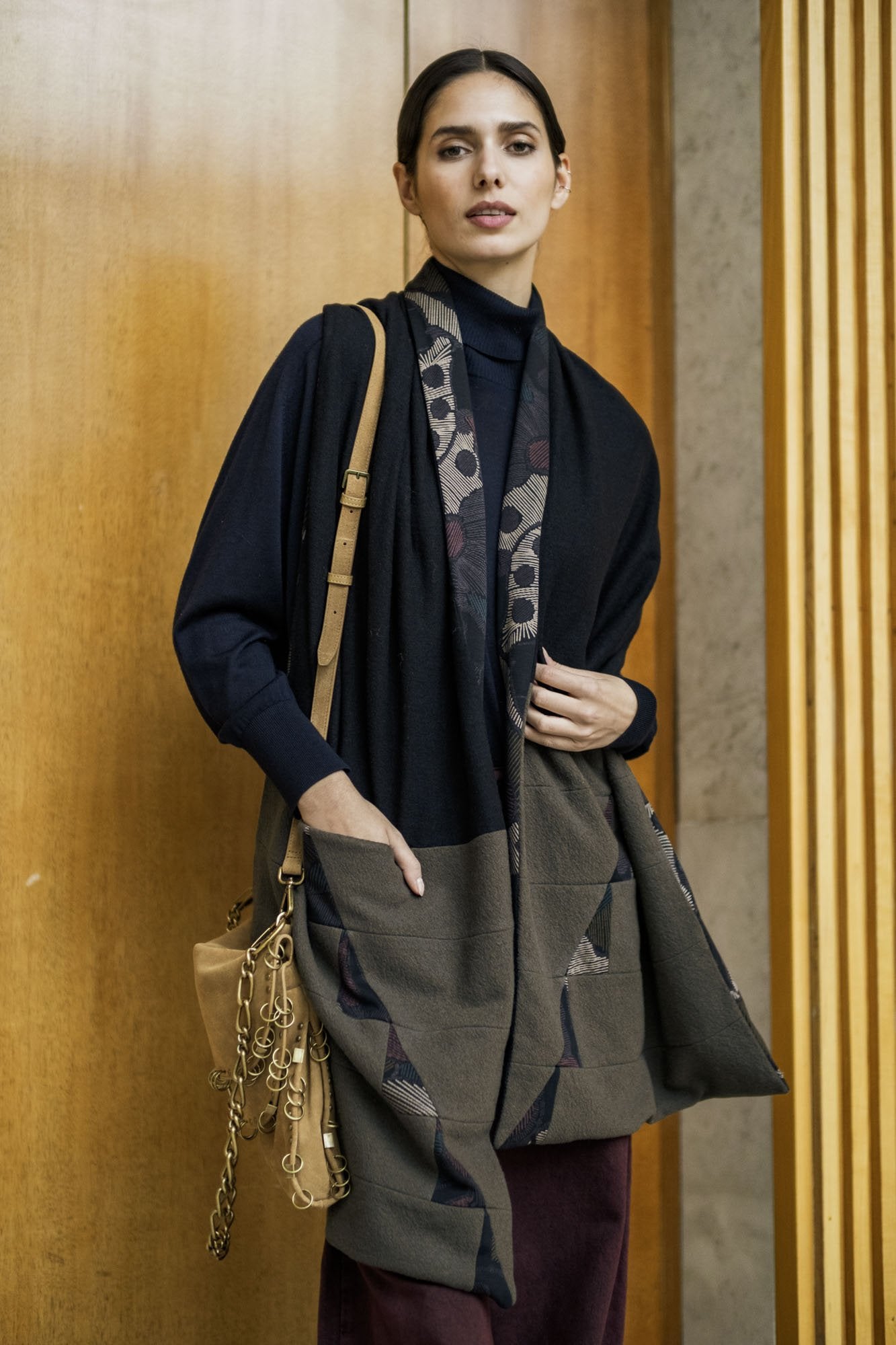 fibre-mood-x-eva-schalckens-leicester-square-stola-patron-couture image 3