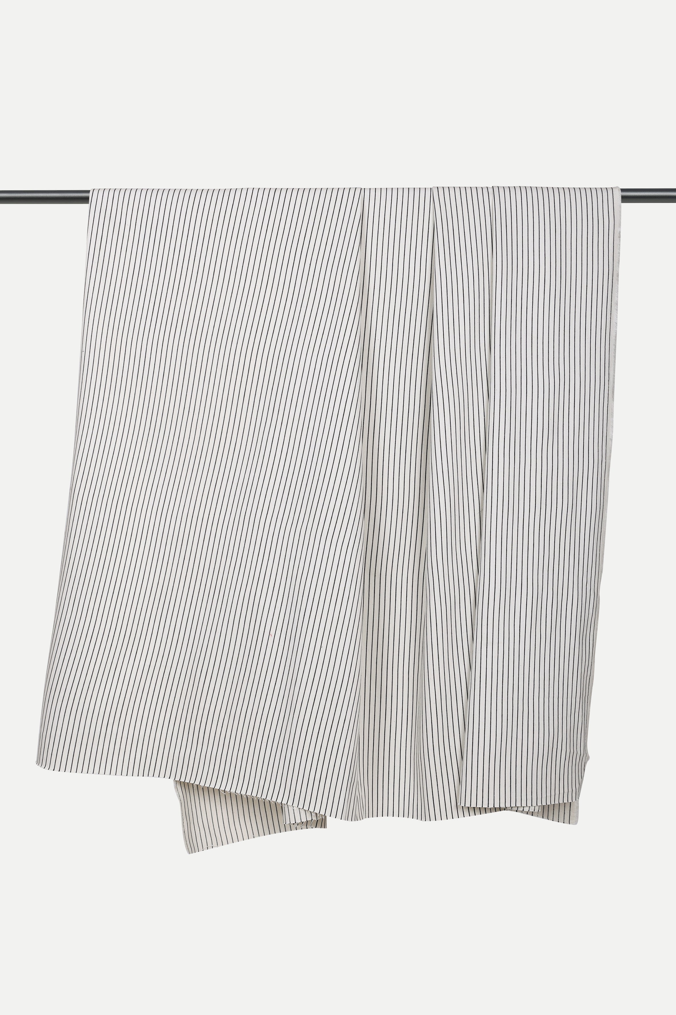 atelier-brunette-tissu-denim-stripes-off-white-coupon-10-cm-x-147-cm image 1