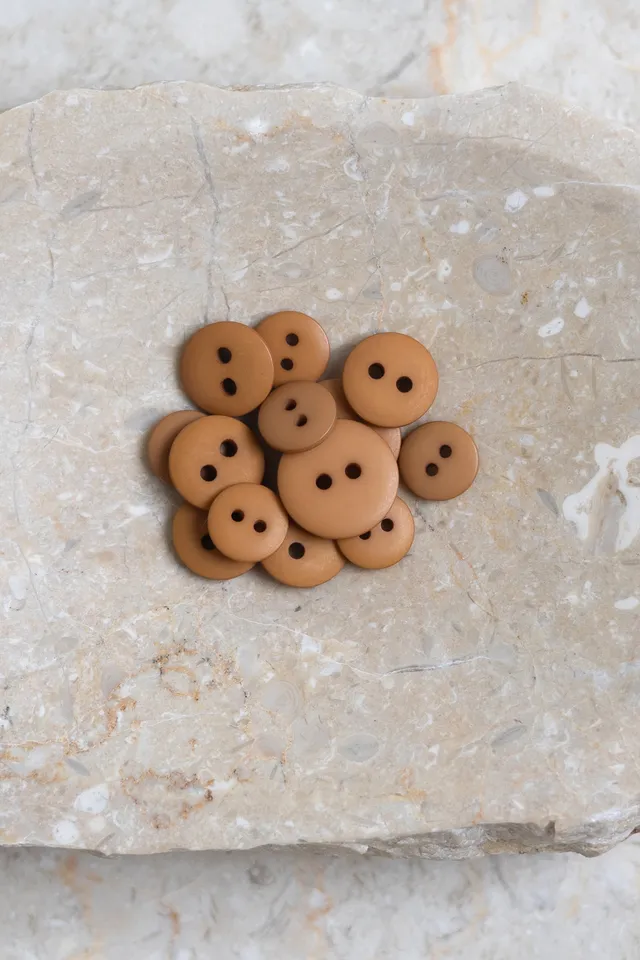 atelier-brunette-boutons-classic-matte-ochre image 1