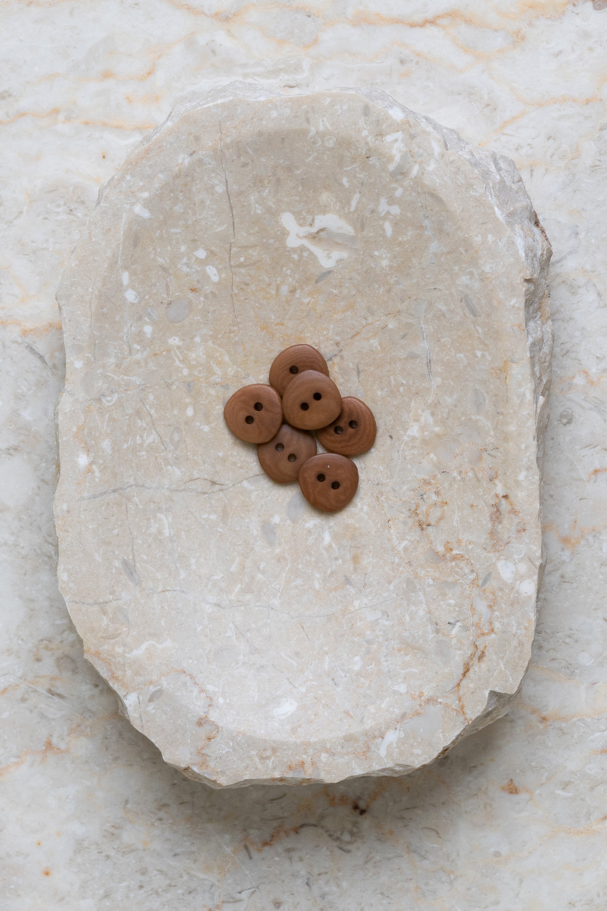 atelier-brunette-boutons-jaipur-pecan-pie image 1