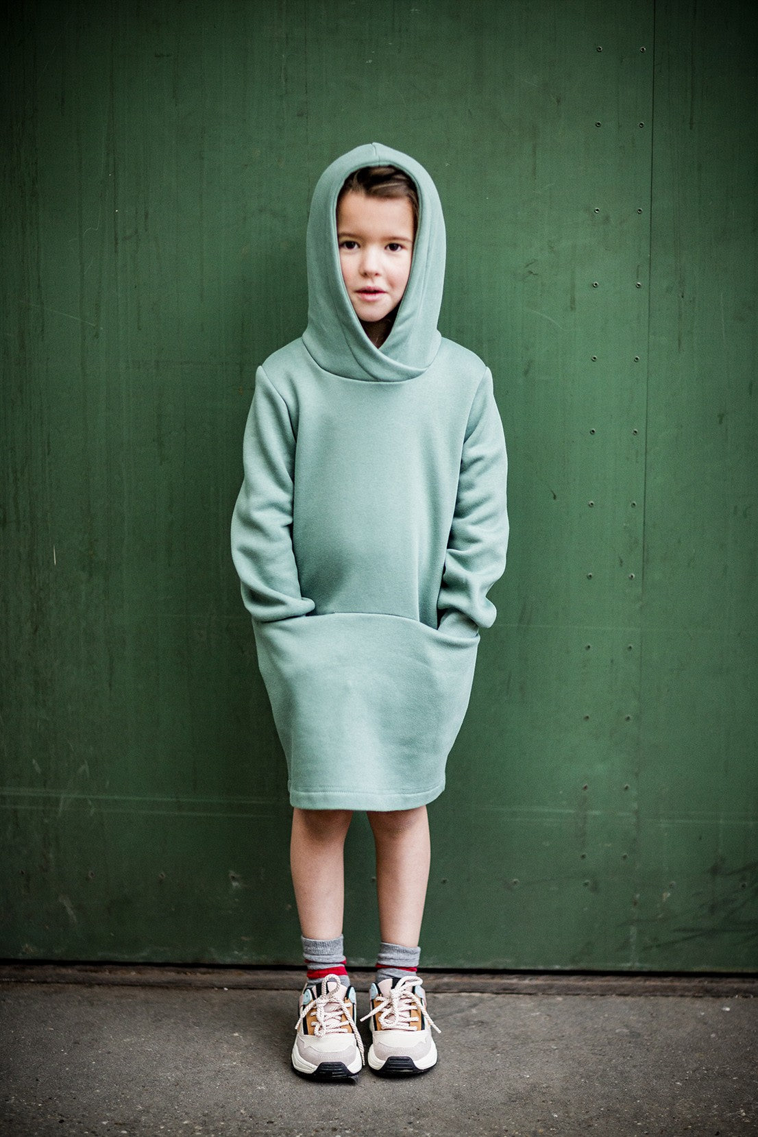 fibre-mood-becky-robe-patron-de-couture-enfant-2-14-ans-robe-sweat-capuche image 6