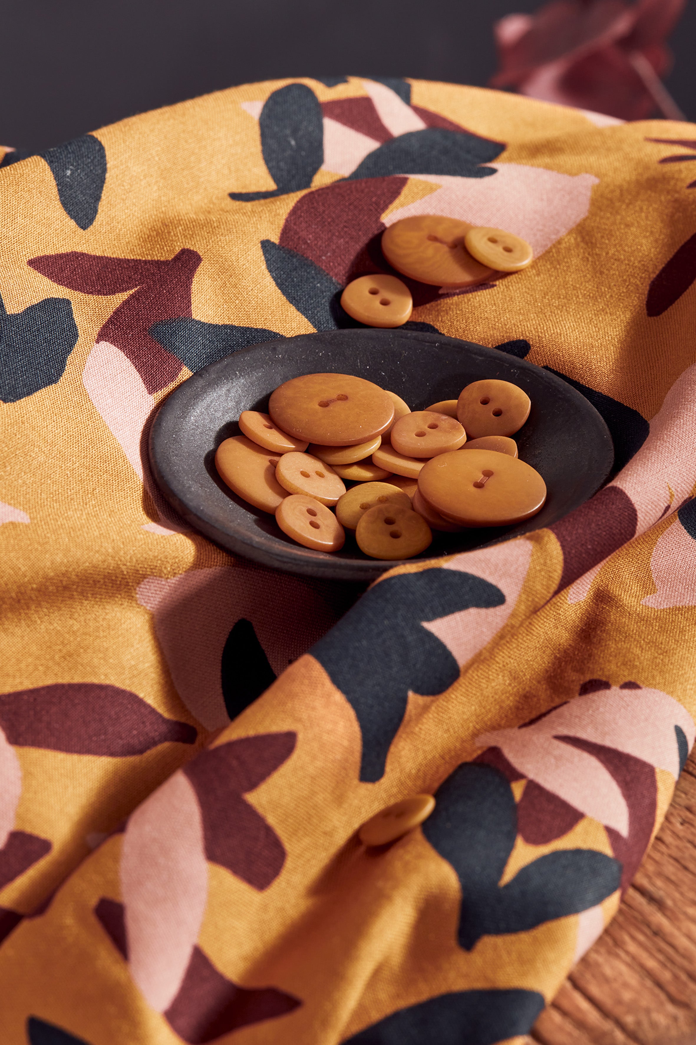 atelier-brunette-tissu-seraphine-ochre-viscose-ecovero image 3