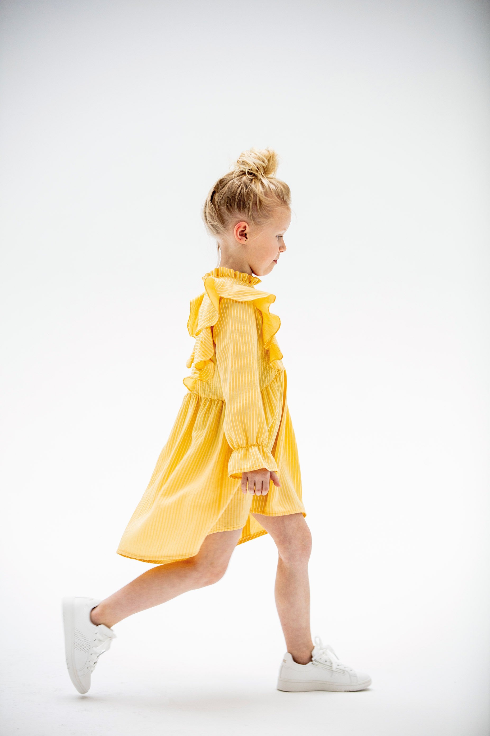 fibre-mood-billa-robe-patron-de-couture-robe-fille-volants-2-14-ans image 4