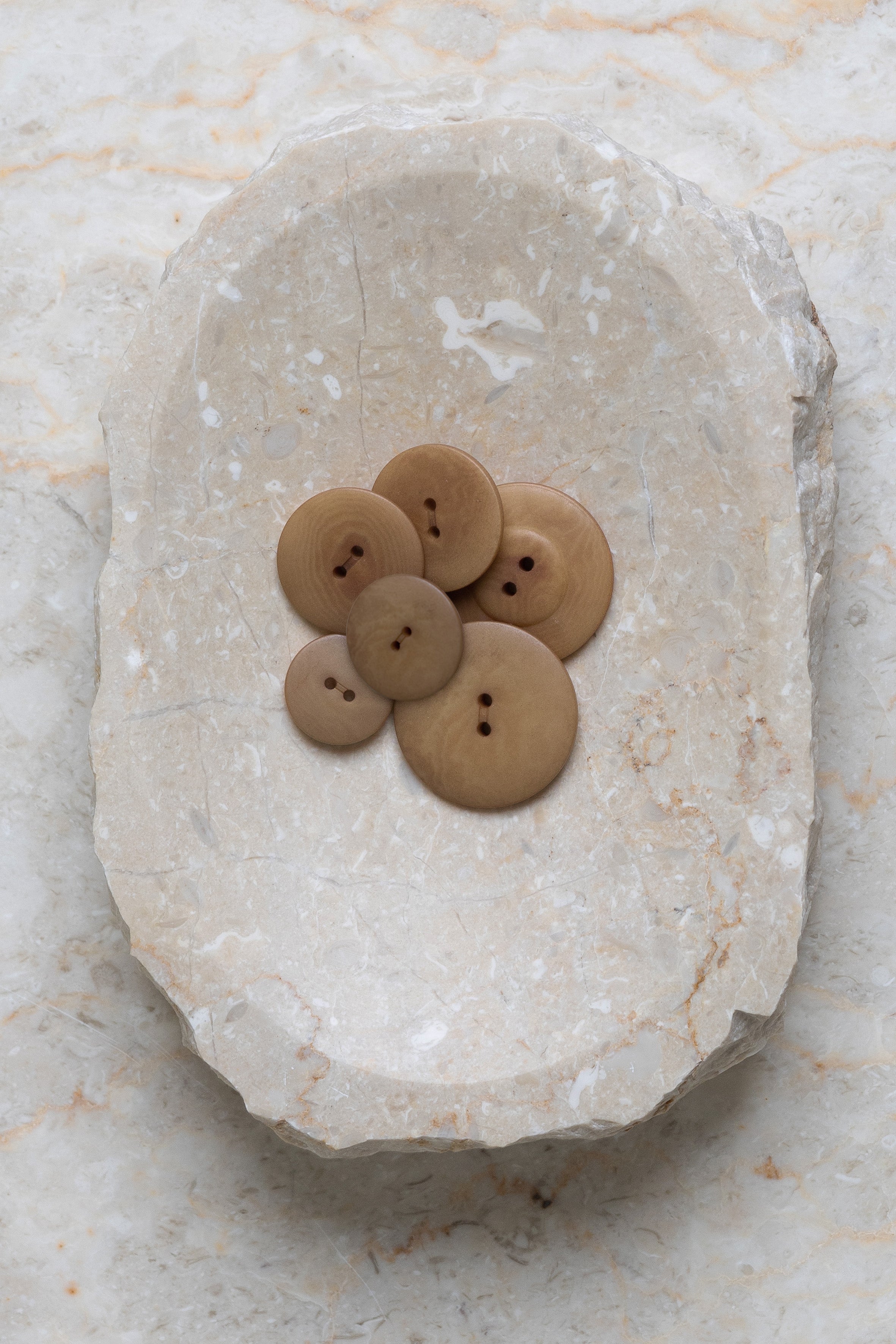 atelier-brunette-boutons-palm-iced-mocha-en-corozo image 3