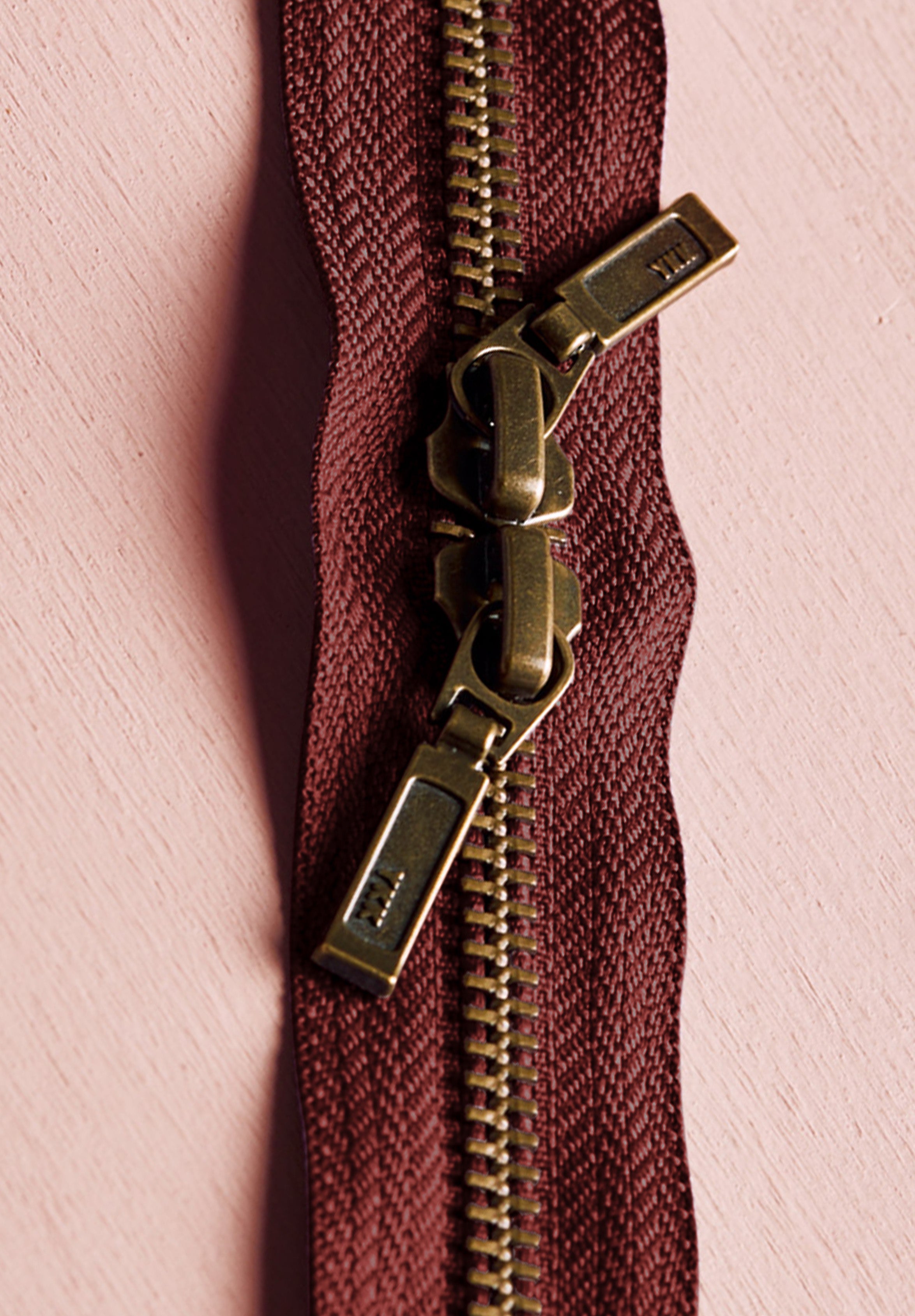 atelier-brunette-zip-double-curseur-laiton-40-cm-fermeture image 4