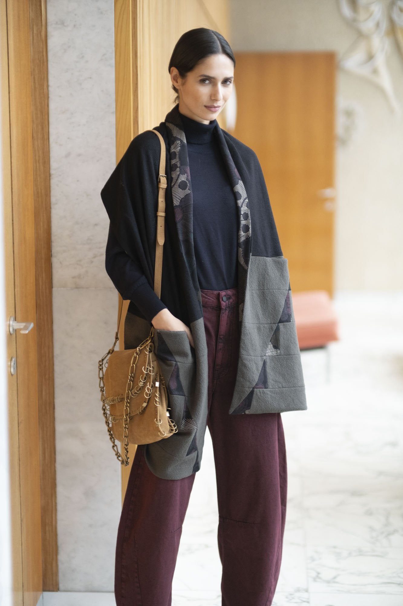 fibre-mood-x-eva-schalckens-leicester-square-stola-patron-couture image 2