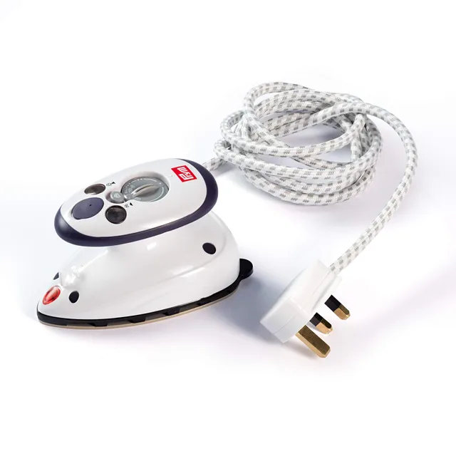 prym-mini-fer-repasser-vapeur-blanc-avec-gobelet-gradu-et-sac-de-transport image 1