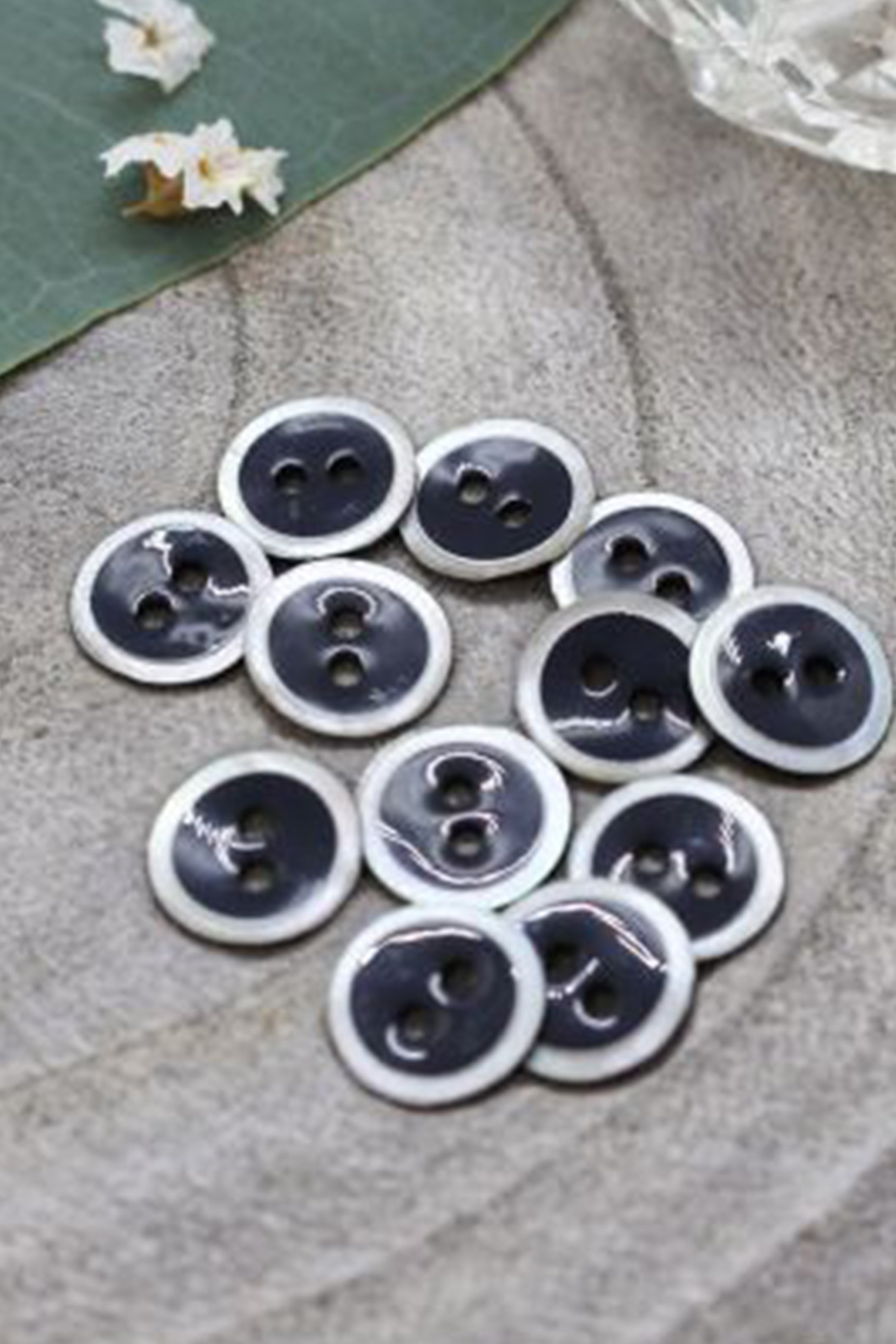 atelier-brunette-boutons-halo-night-deep-charcoal-x10 image 2