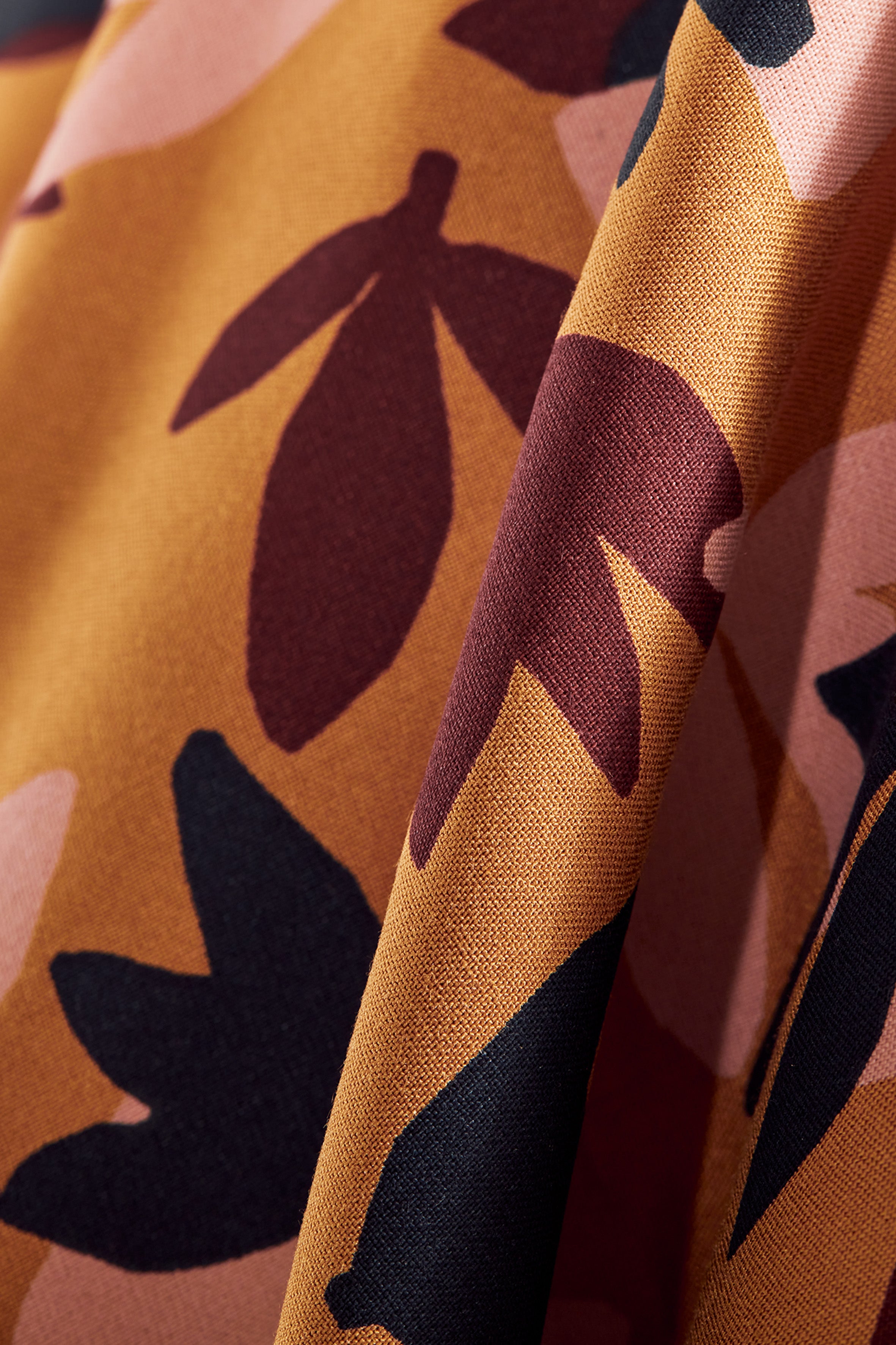 atelier-brunette-tissu-seraphine-ochre-viscose-ecovero image 2