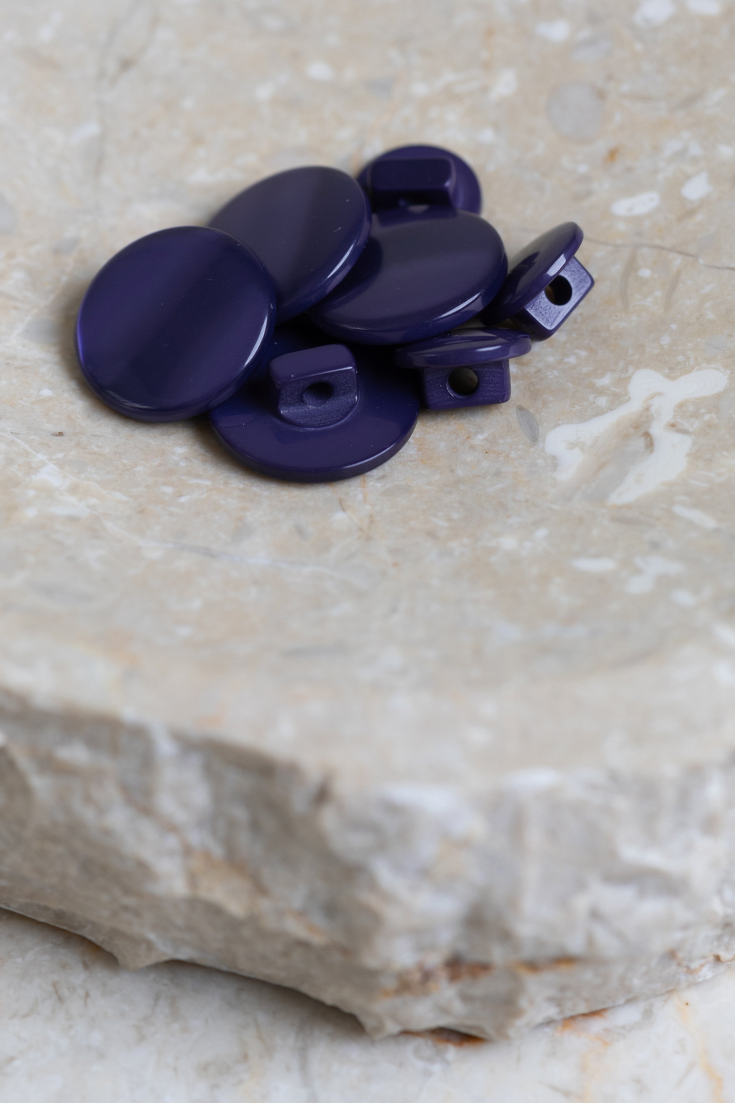 atelier-brunette-boutons-swing-cobalt-x10-polyester-sur-pied image 3