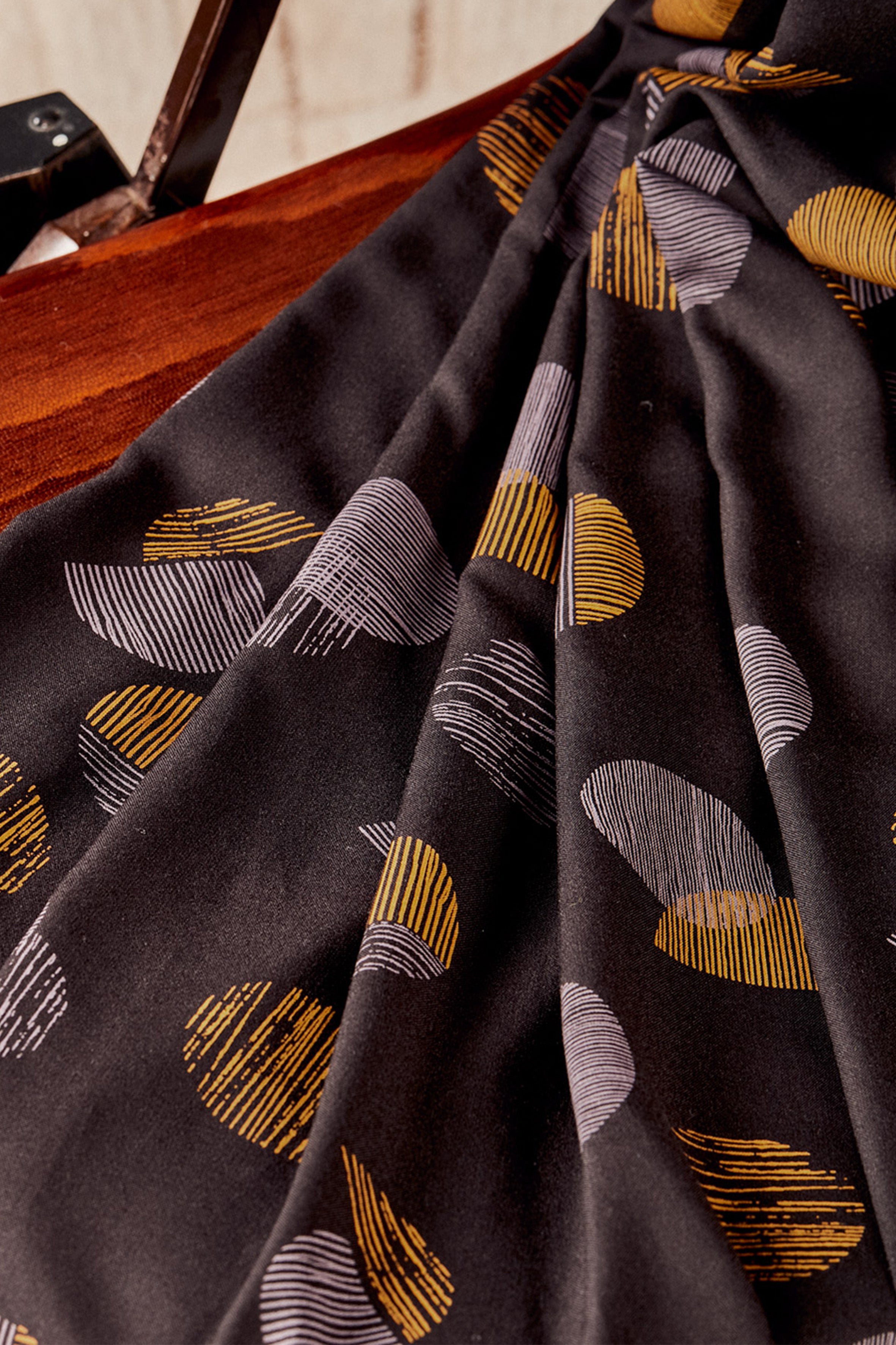 atelier-brunette-tissu-jane-divine-parma-viscose-ecovero-imprim-e image 3