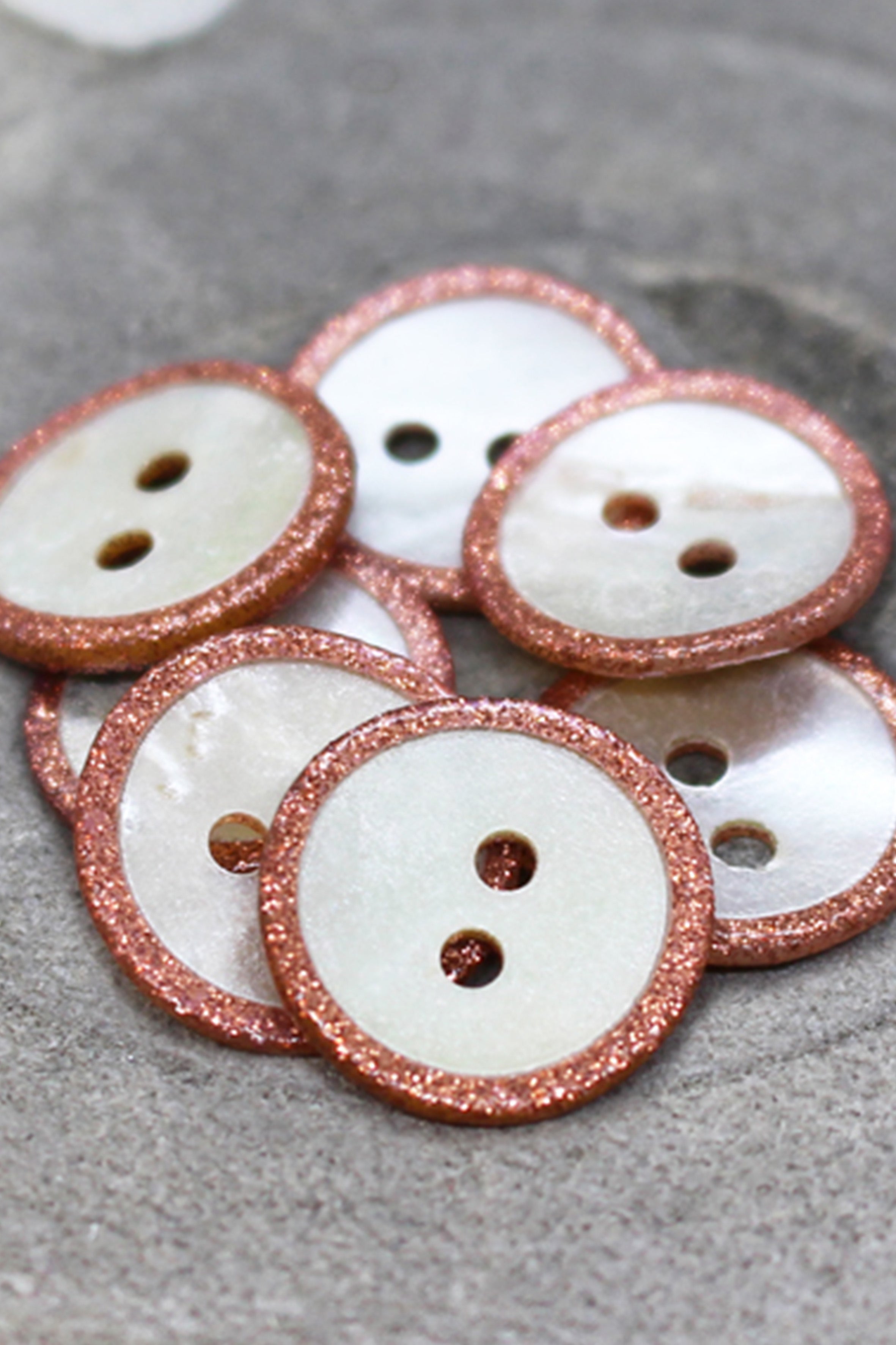 atelier-brunette-boutons-glitz-melba-x10-boutons-nacr-s-paillet-s image 2