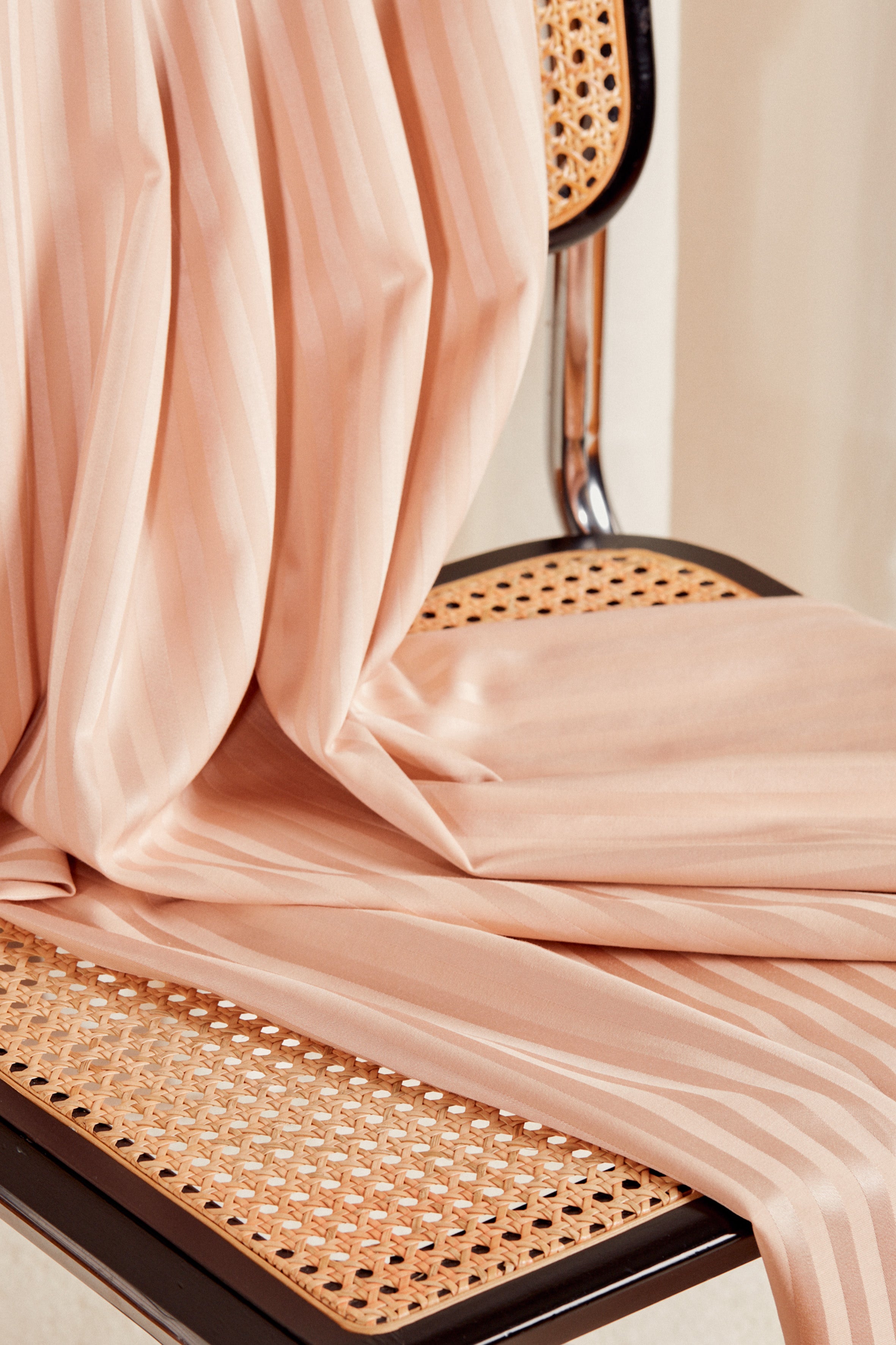 atelier-brunette-coupons-stripes-blush-coupon-tissu-viscose-ecovero image 3