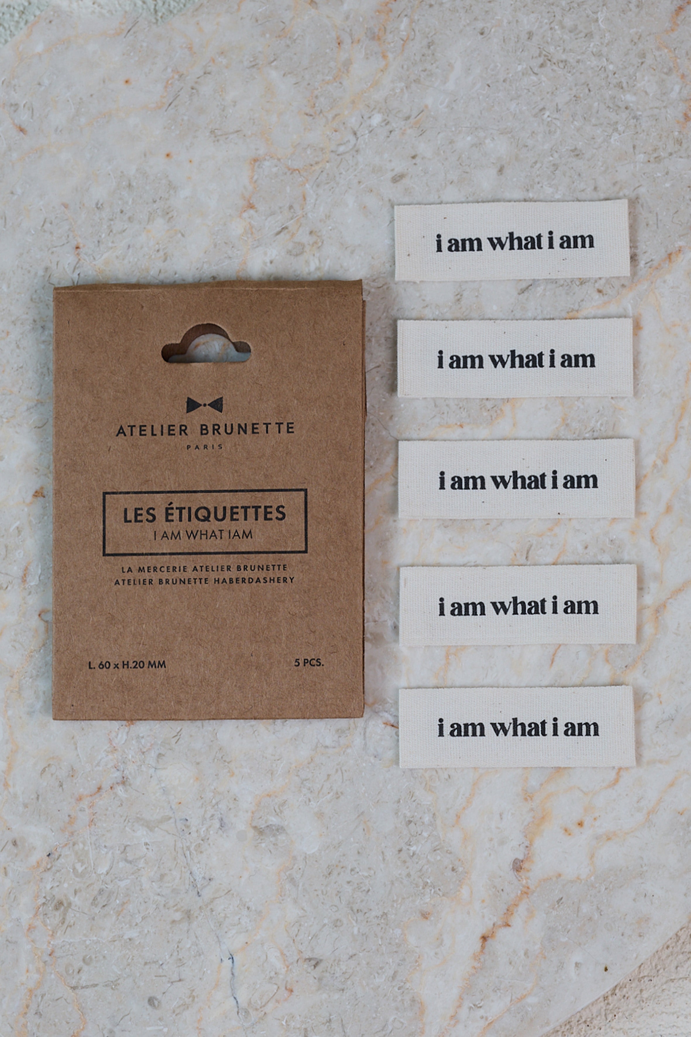 atelier-brunette-pack-tiquettes-i-am-what-i-am-lot-de-5-tiquettes-tiss-es image 1