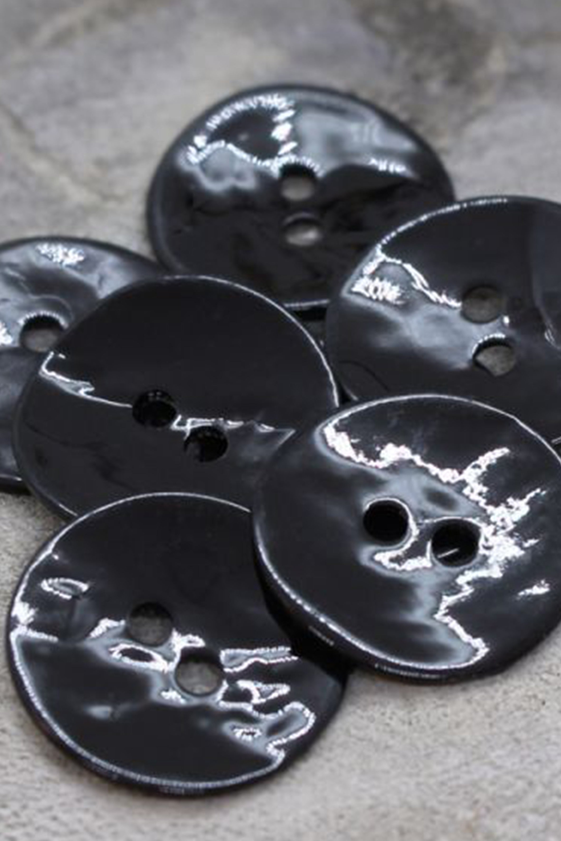 atelier-brunette-boutons-glossy-black-mercerie-couture image 2