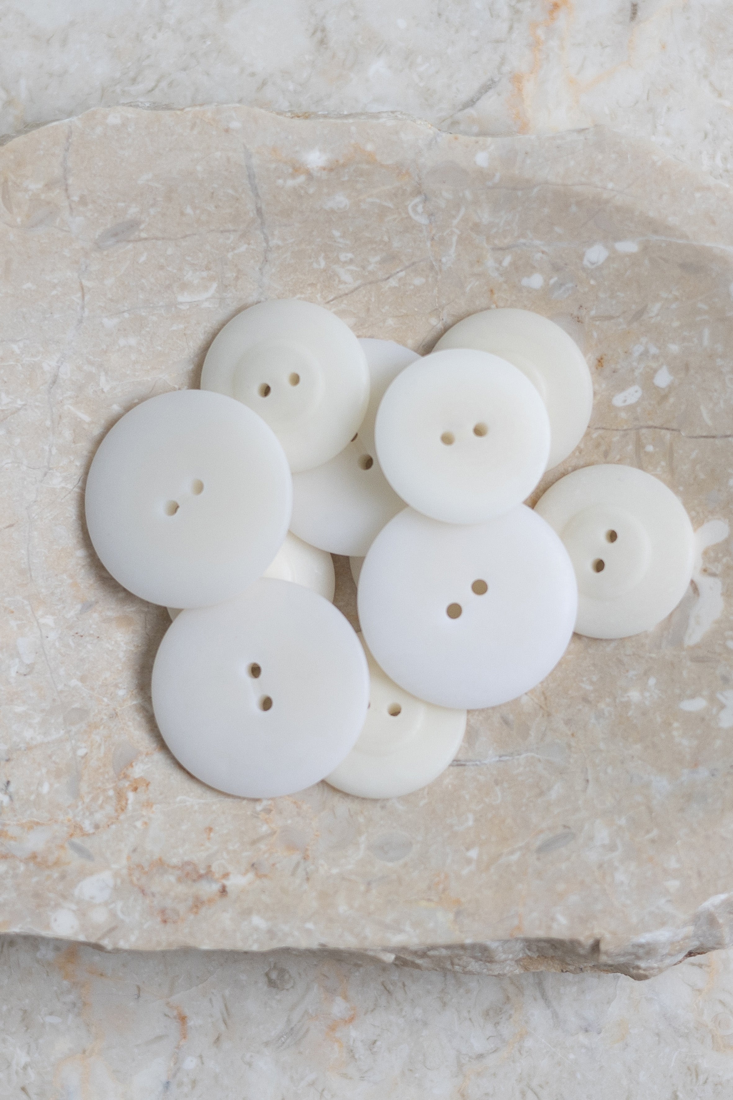 atelier-brunette-boutons-palm-off-white-bouton-corozo image 3