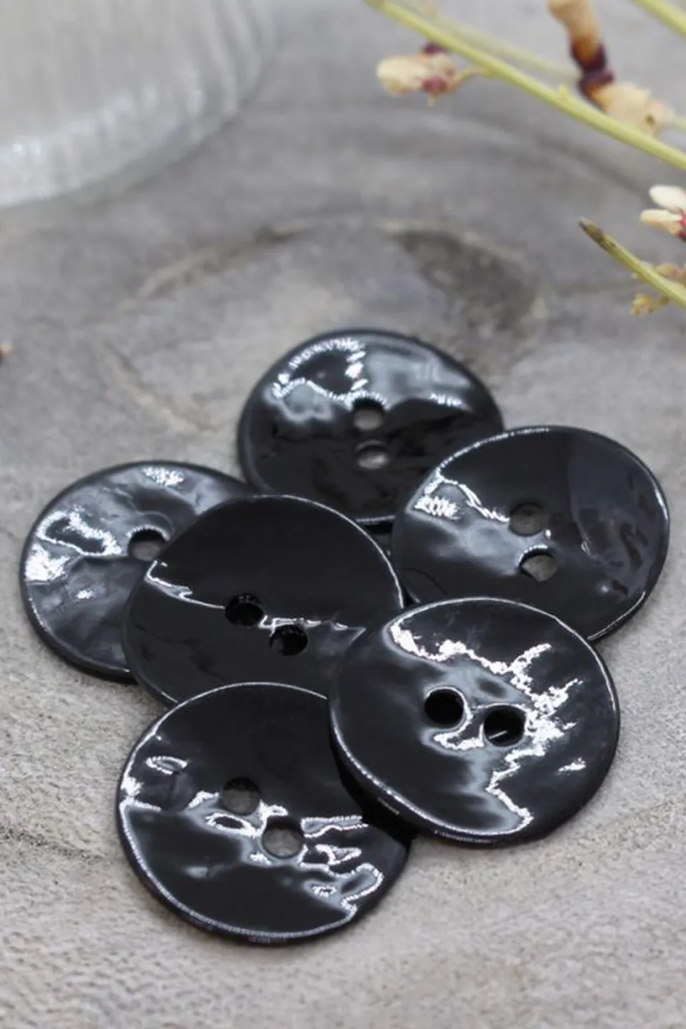 atelier-brunette-boutons-glossy-black-mercerie-couture image 1