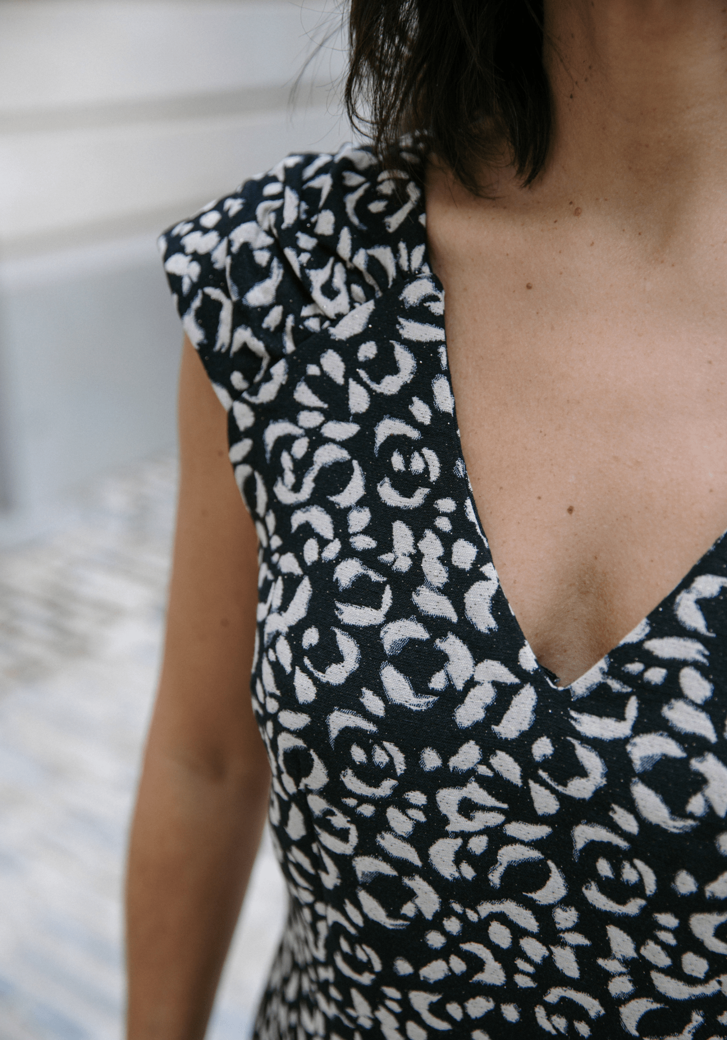 maison-fauve-p-tula-patron-couture-robe-et-blouse-femme-pochette-col-v image 8