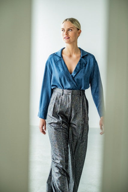 fibre-mood-risa-blouse-patron-de-couture-enveloppant-col-et-revers-tailles-xs-xx image 6