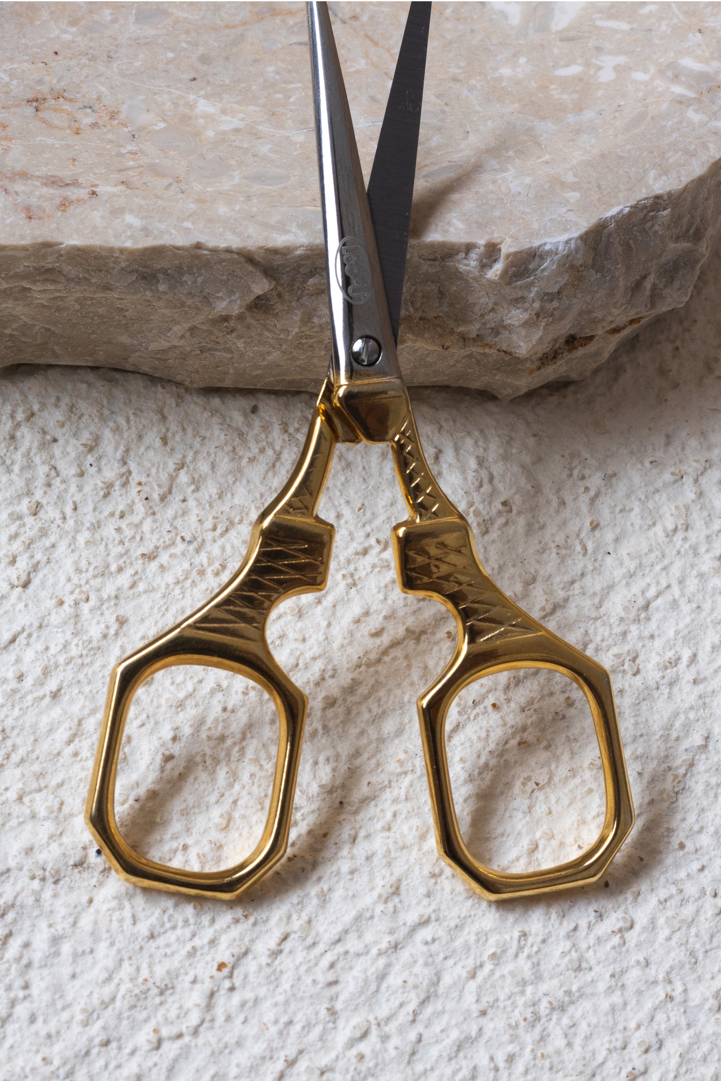 atelier-brunette-ciseaux-broder-tour-eiffel-11-cm image 2