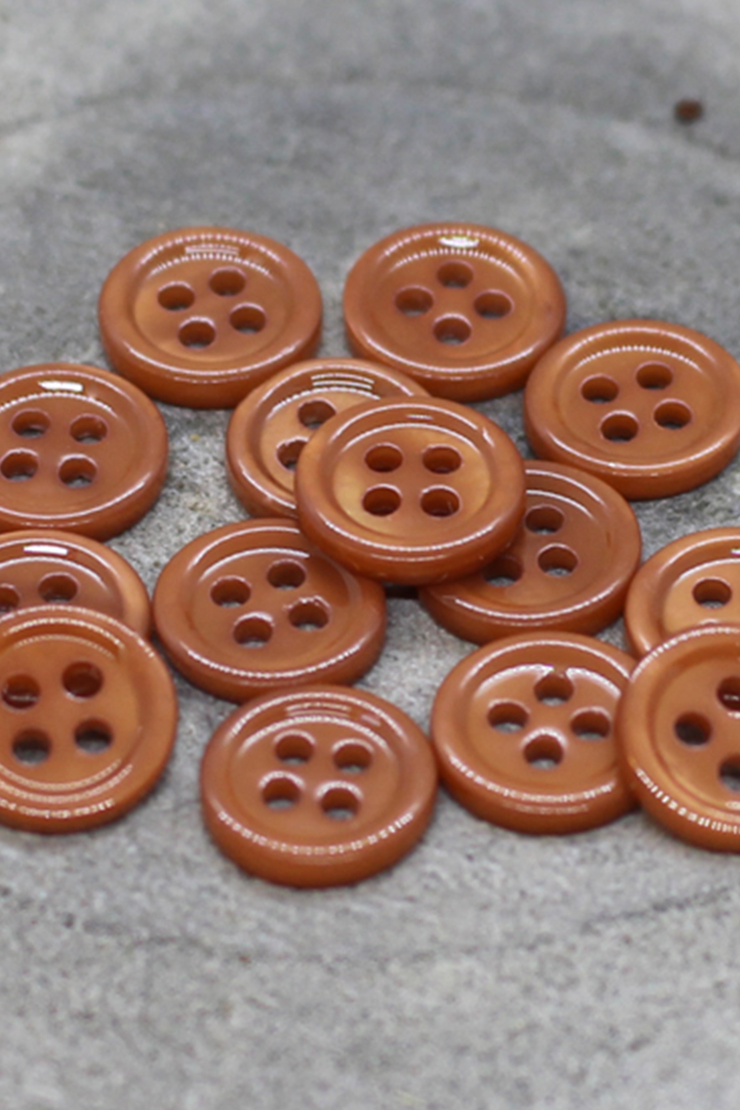atelier-brunette-boutons-bliss-chestnut image 2