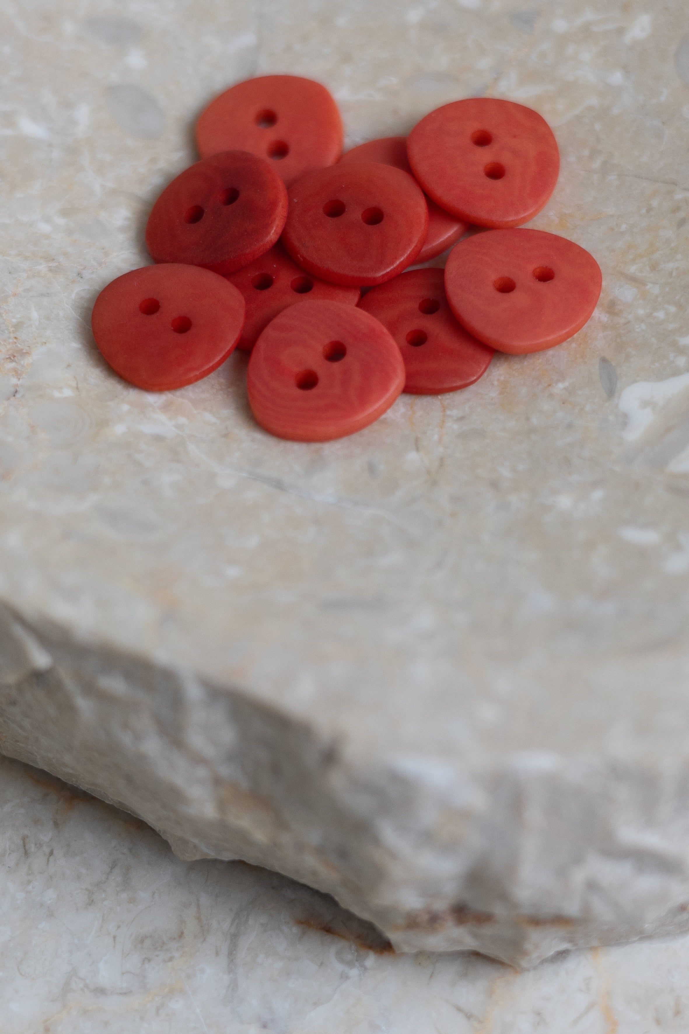 atelier-brunette-boutons-jaipur-poppy-tangerine-boutons-corozo image 3