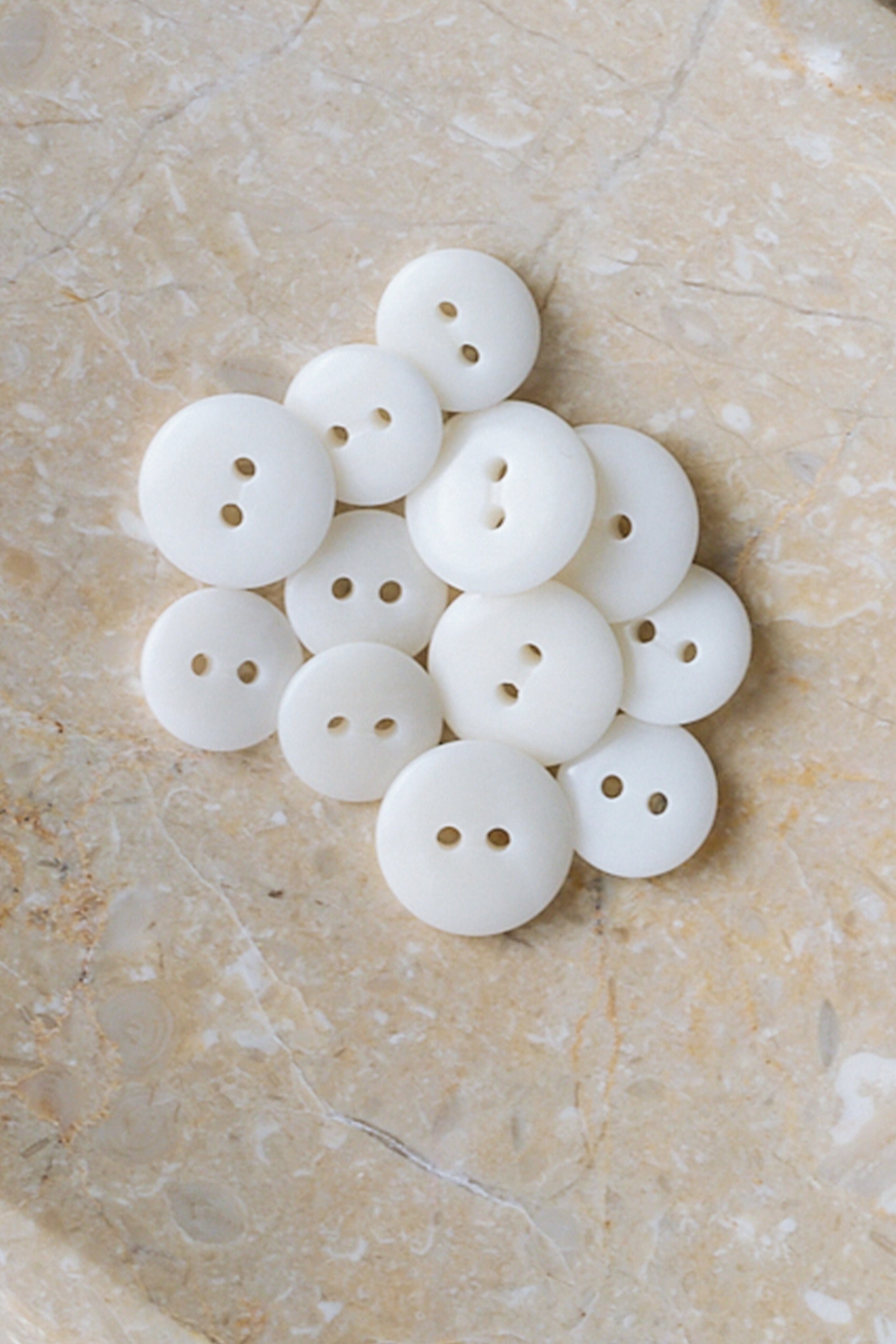 atelier-brunette-boutons-viny-optic-white-corozo-france image 4