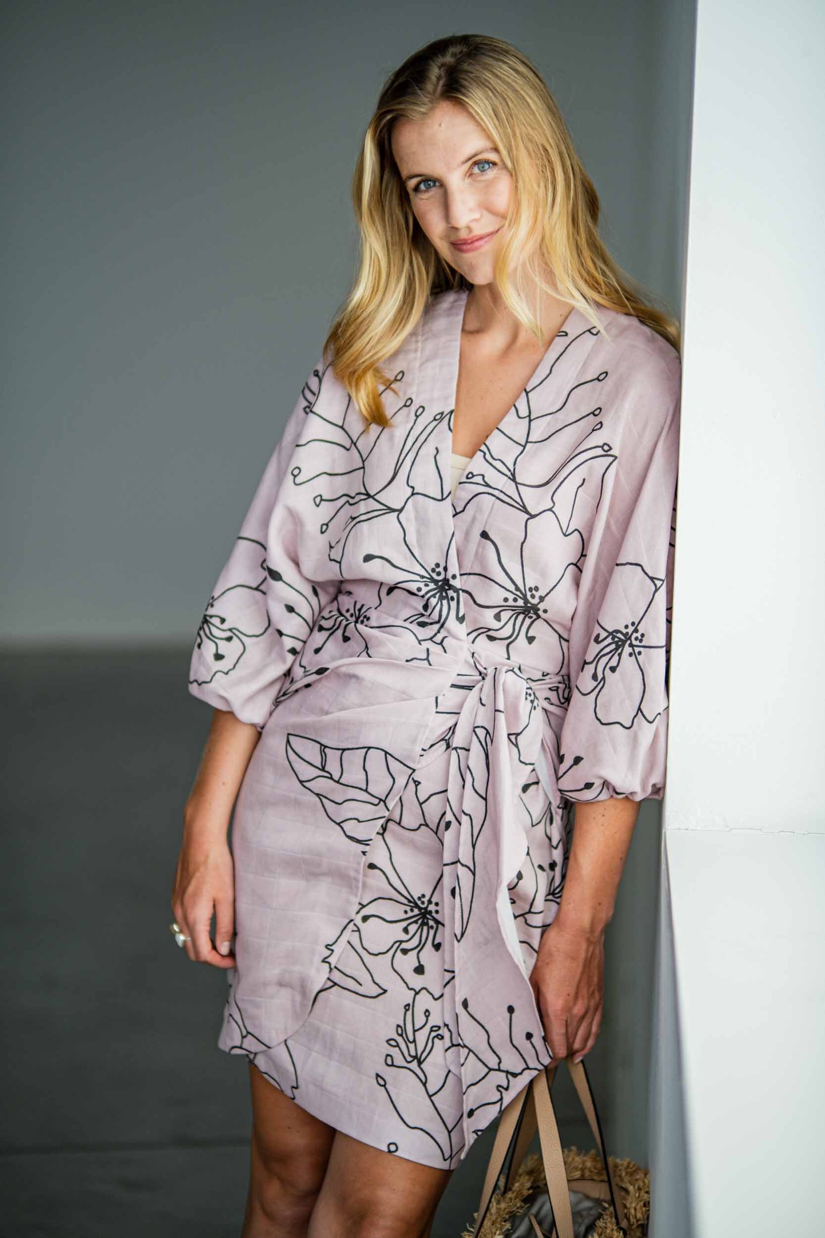 fibre-mood-kamala-robe-portefeuille-patron-de-couture-jupe-tulipe-manches-bouffa image 1