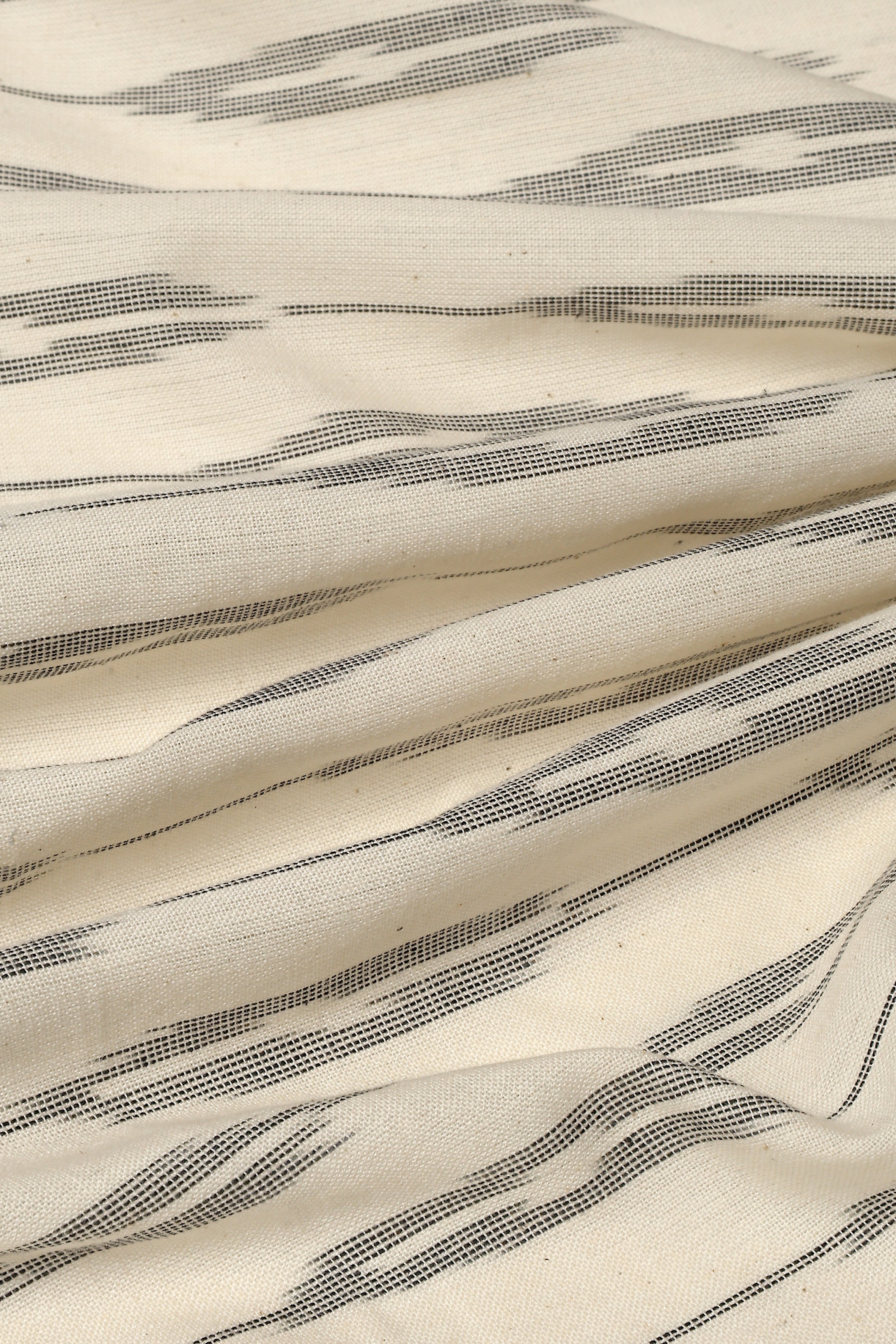 atelier-brunette-l-ikat-008-le-bazaar-tissu-resourc-au-coupon image 1
