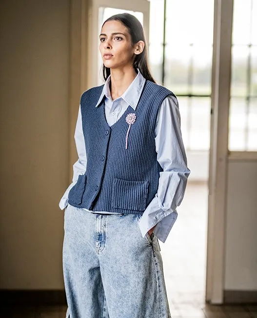 fibre-mood-zehra-gilet-sans-manches-patron-de-couture-col-v image 1